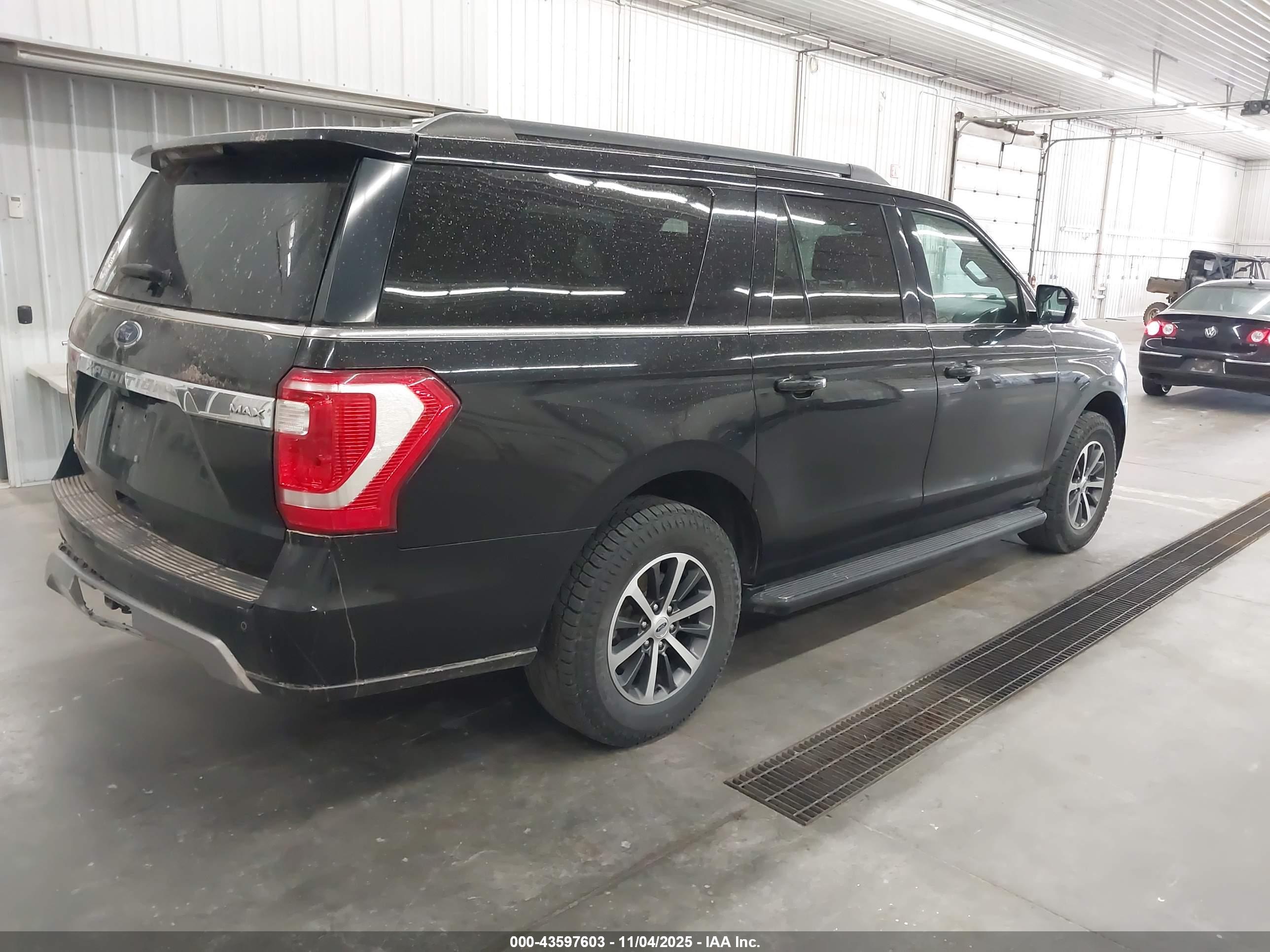 FORD EXPEDITION image 4