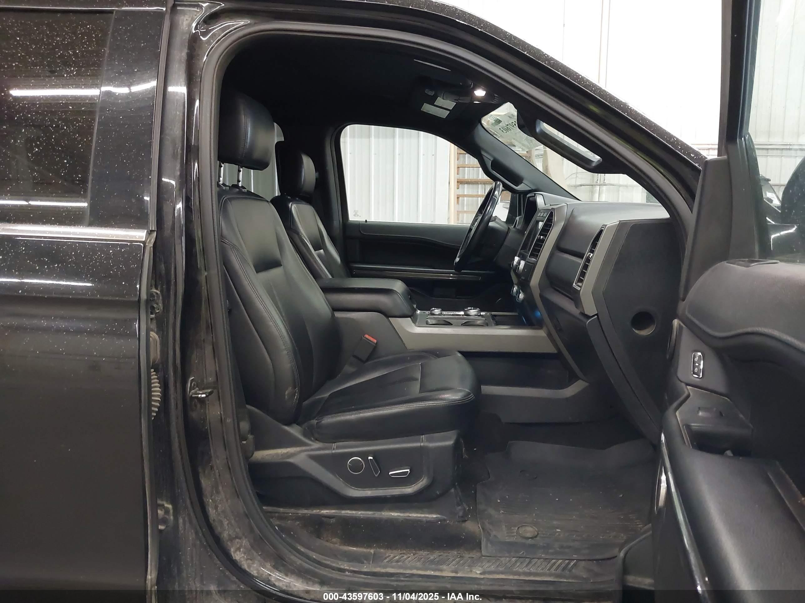 FORD EXPEDITION image 5
