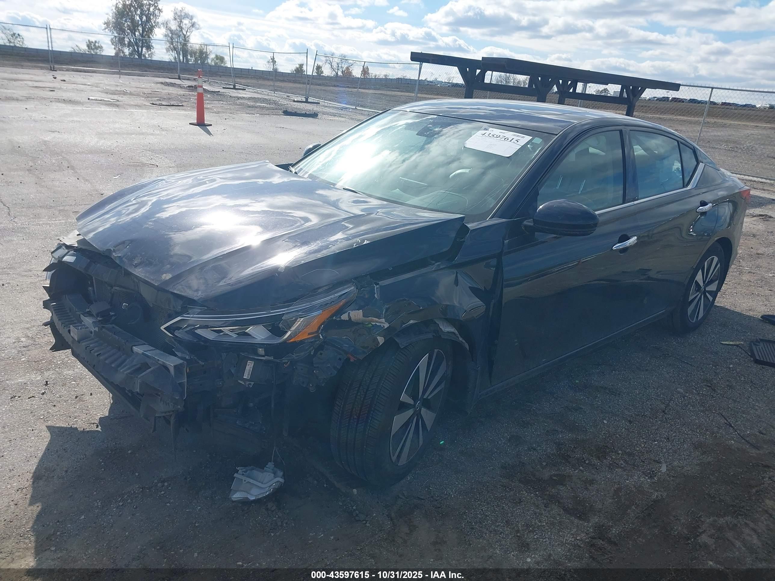 NISSAN ALTIMA image 2