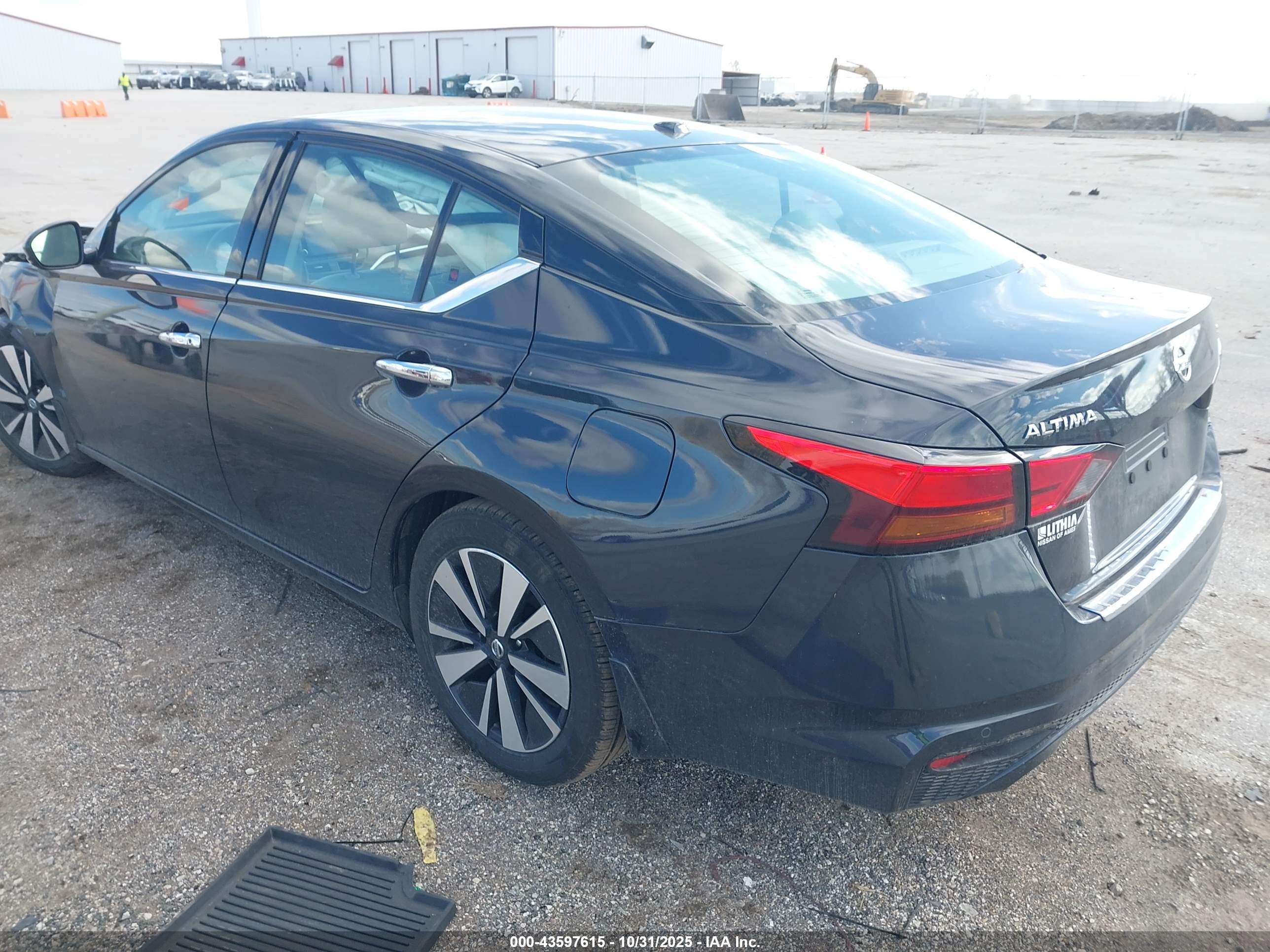 NISSAN ALTIMA image 3
