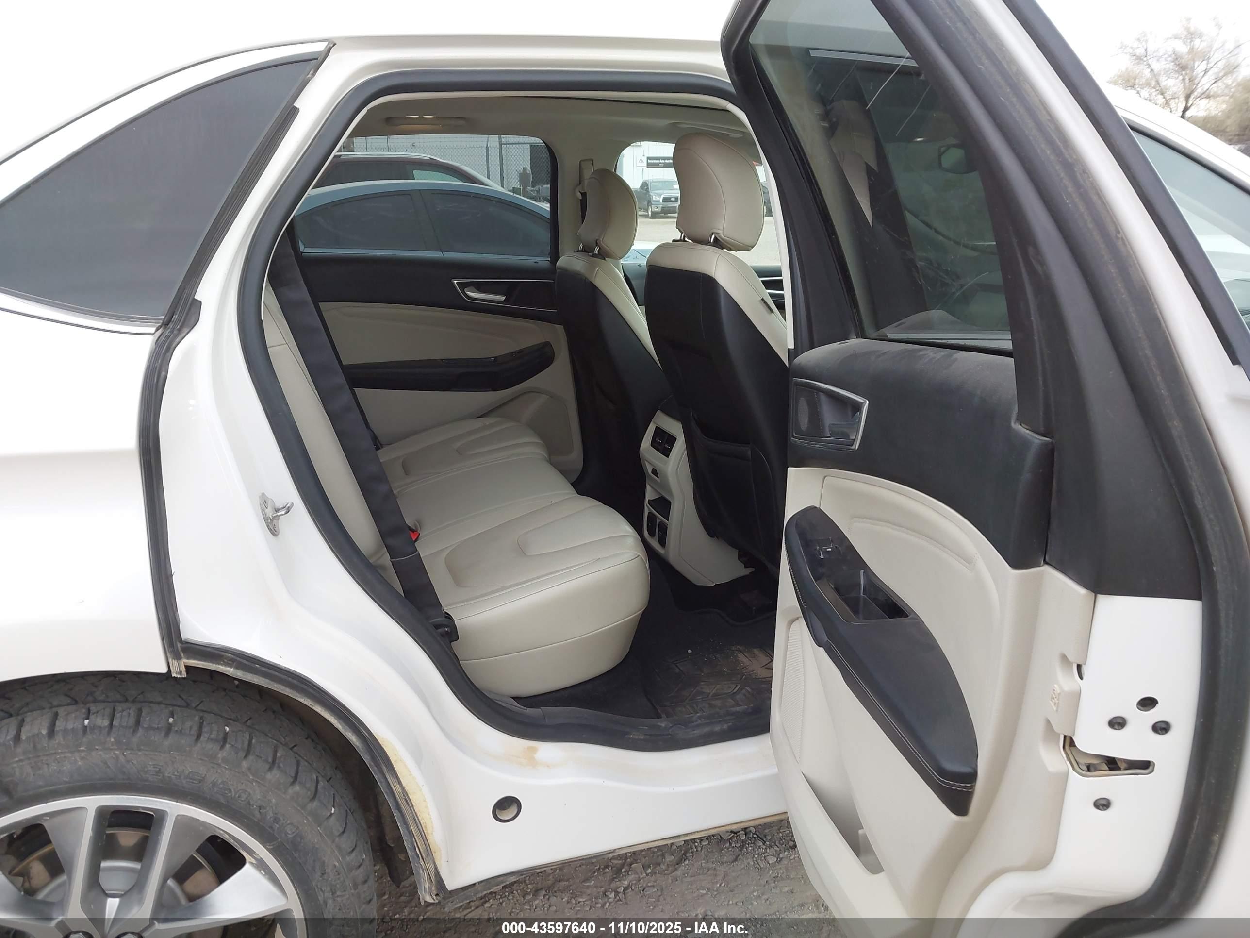 FORD EDGE image 8