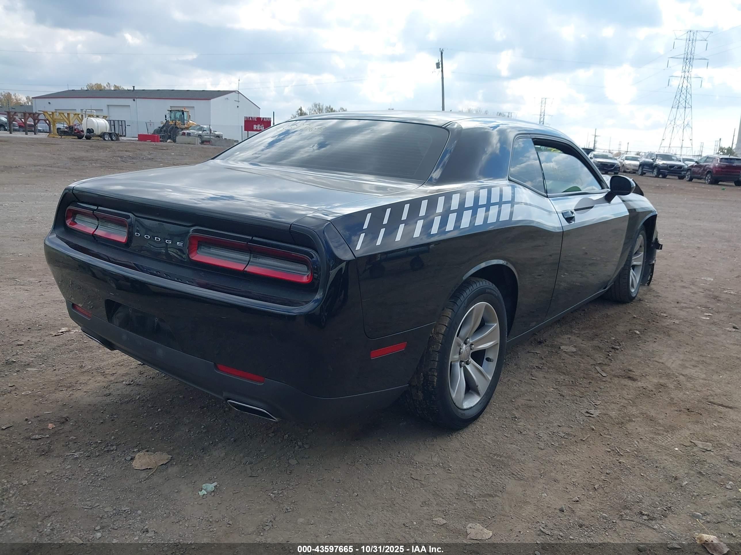 DODGE CHALLENGER image 4