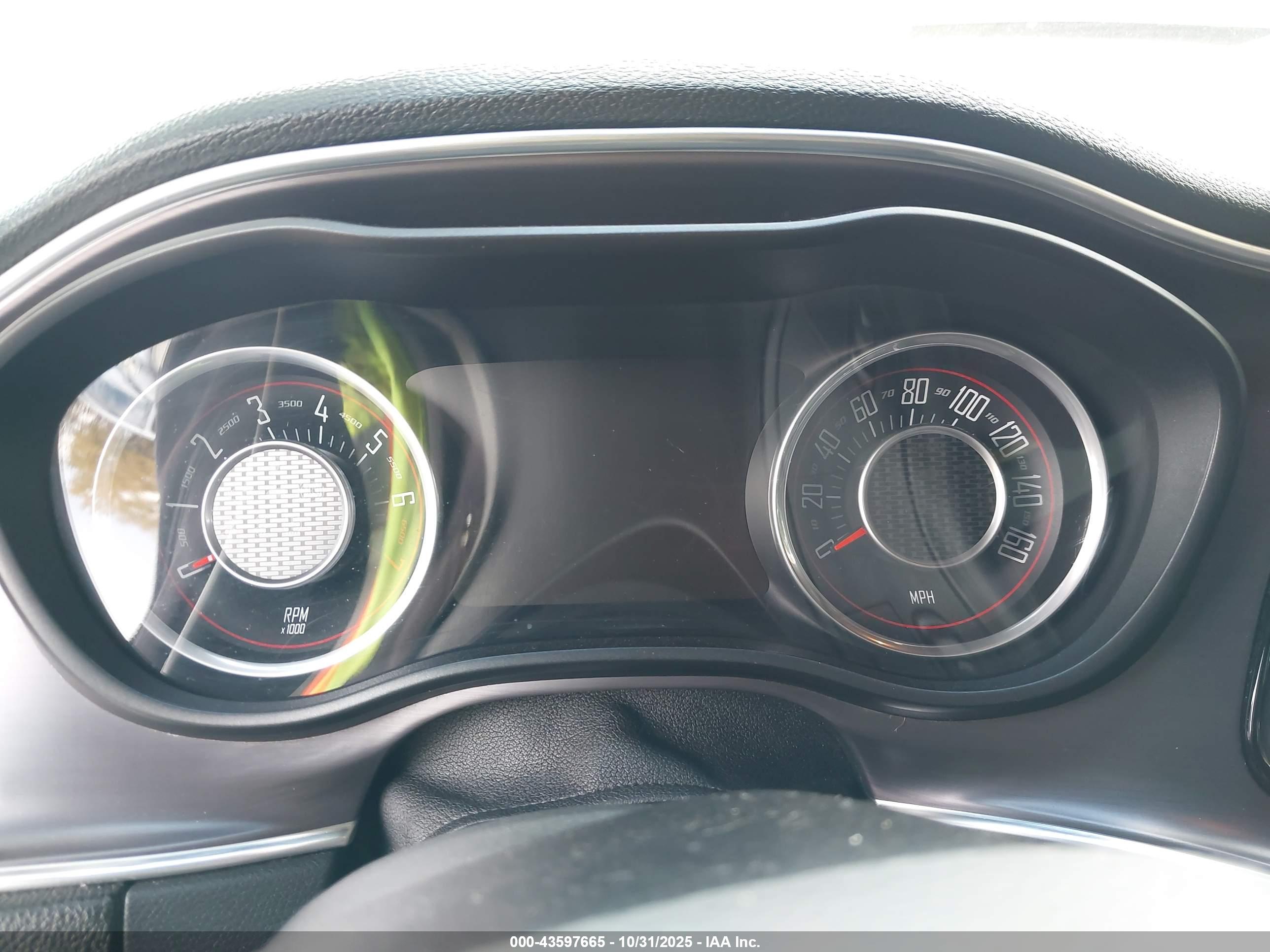 DODGE CHALLENGER image 7