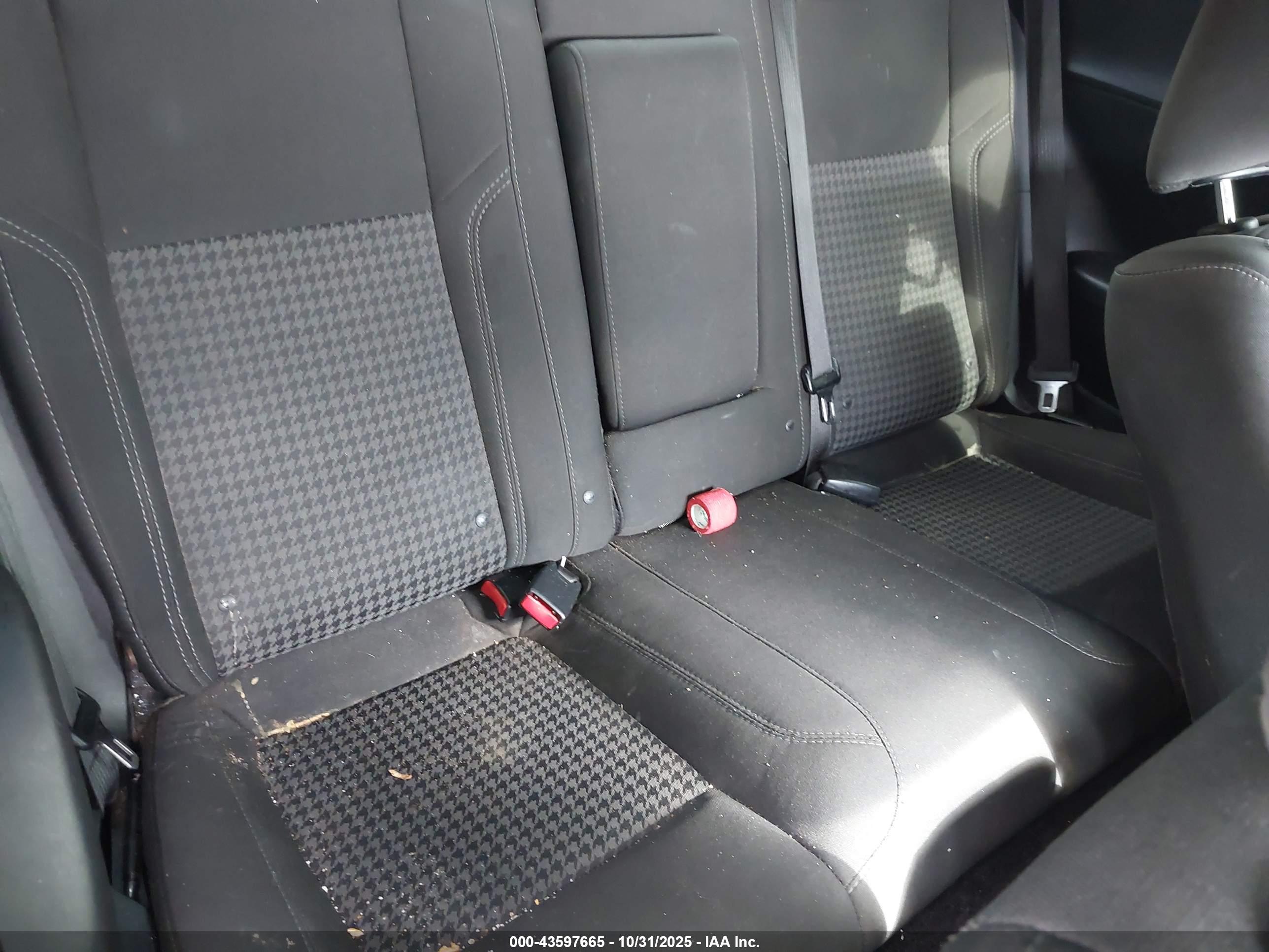 DODGE CHALLENGER image 8
