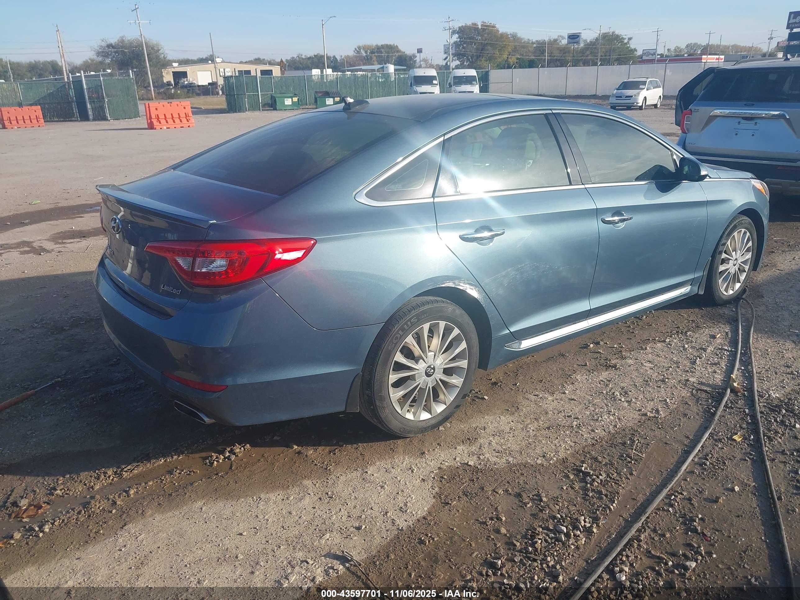 HYUNDAI SONATA image 4