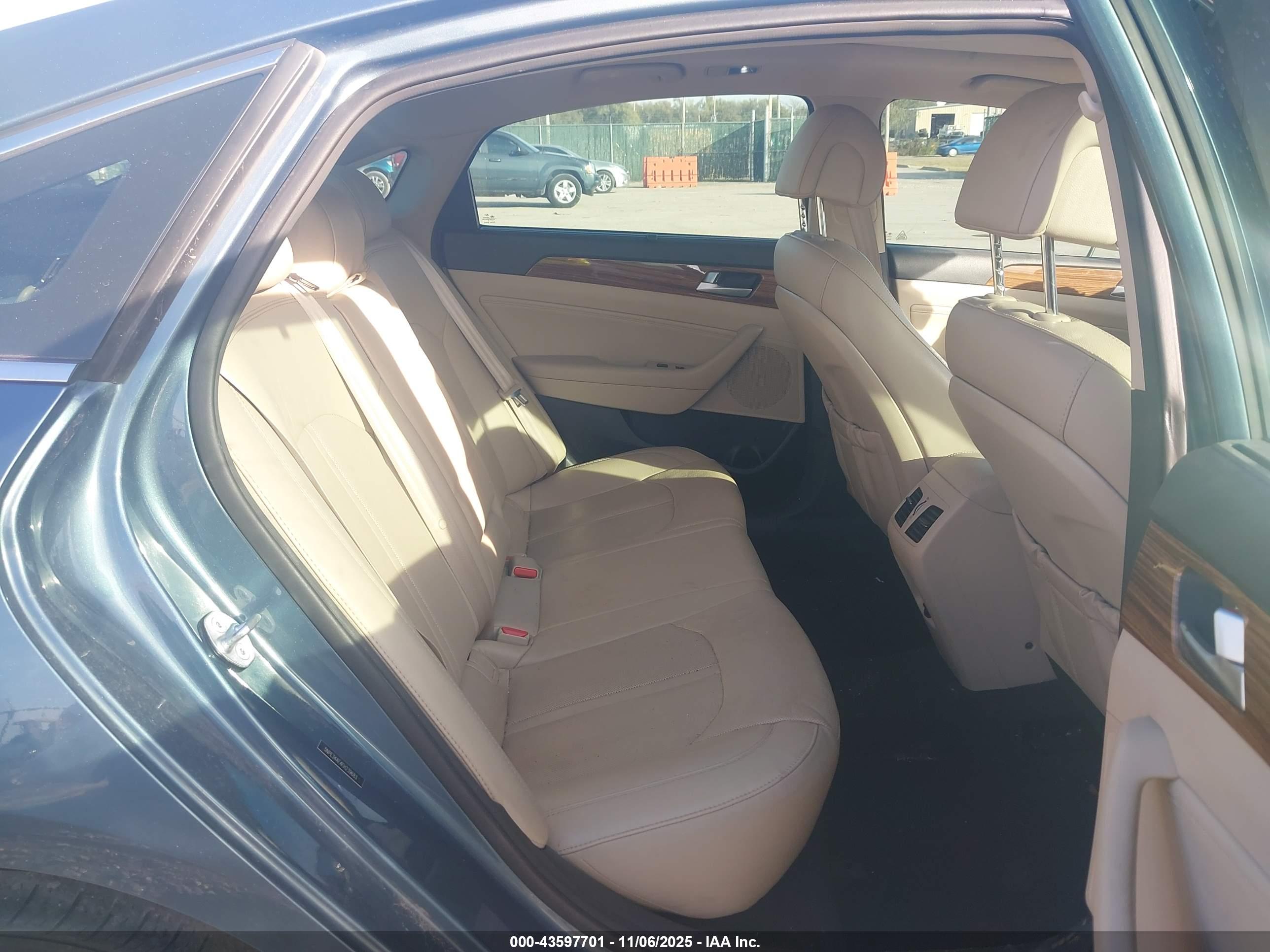 HYUNDAI SONATA image 8