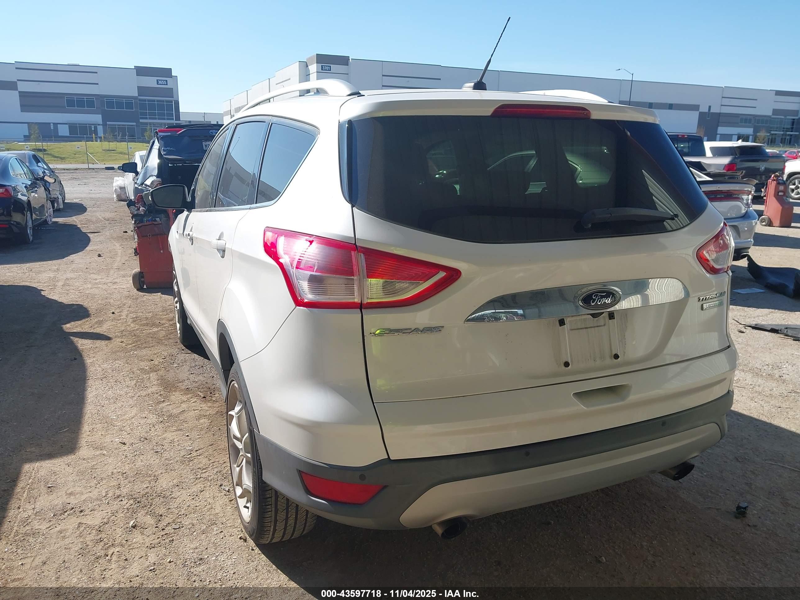 FORD ESCAPE image 3