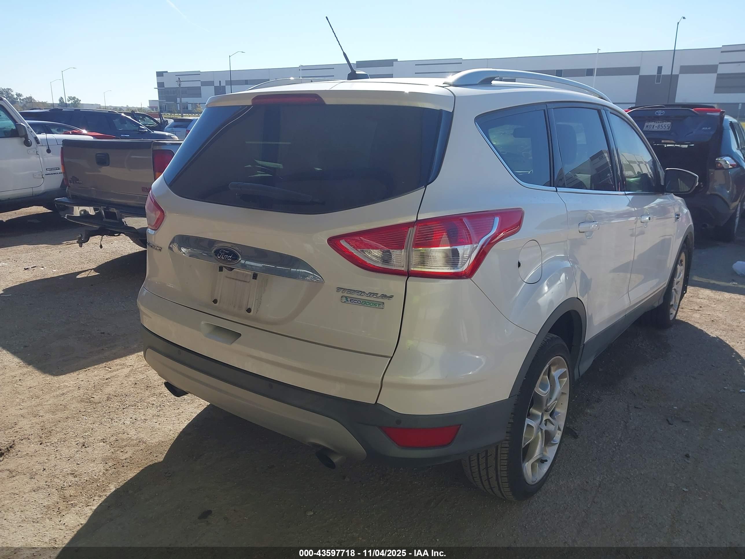 FORD ESCAPE image 4