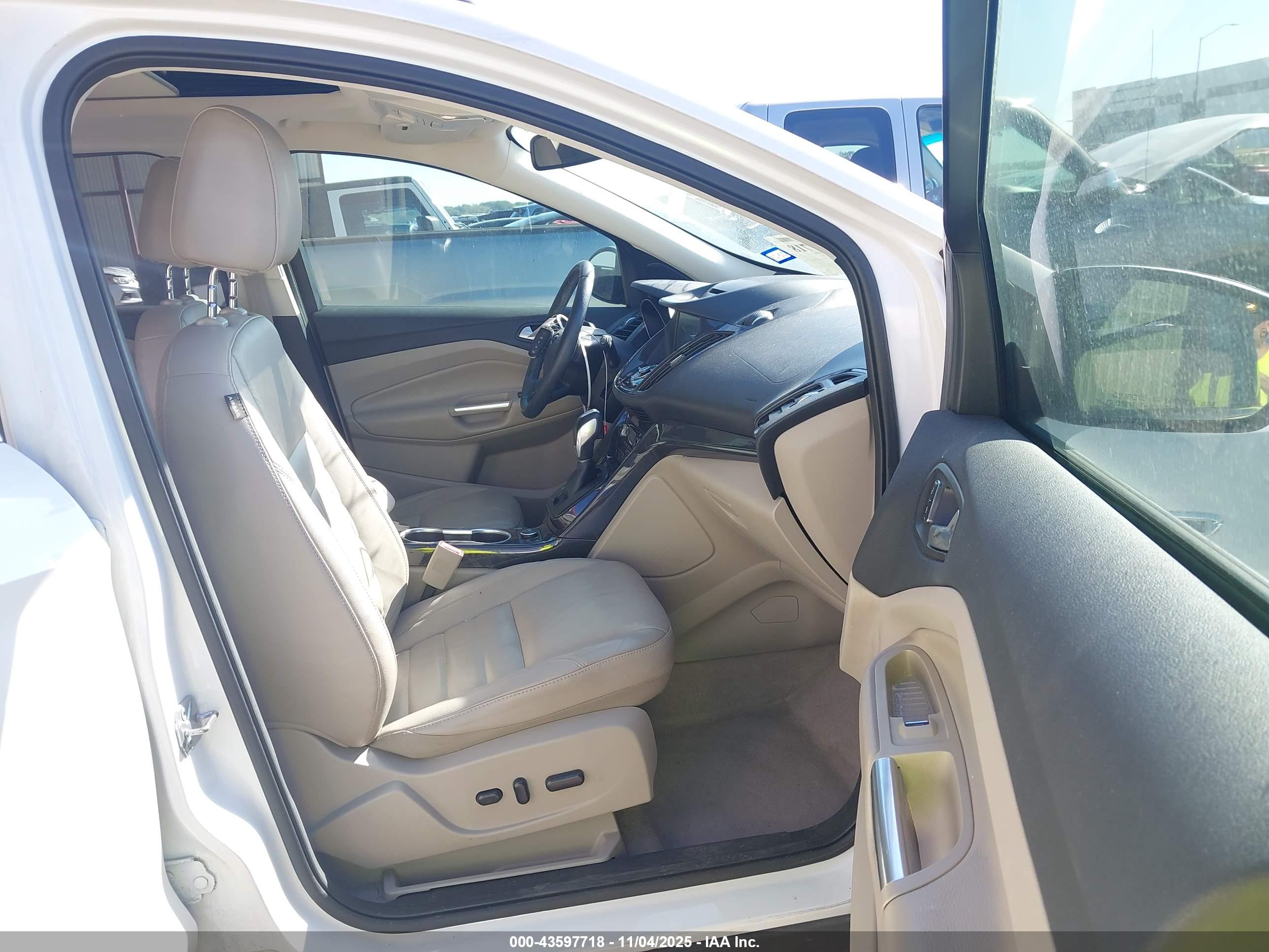FORD ESCAPE image 5