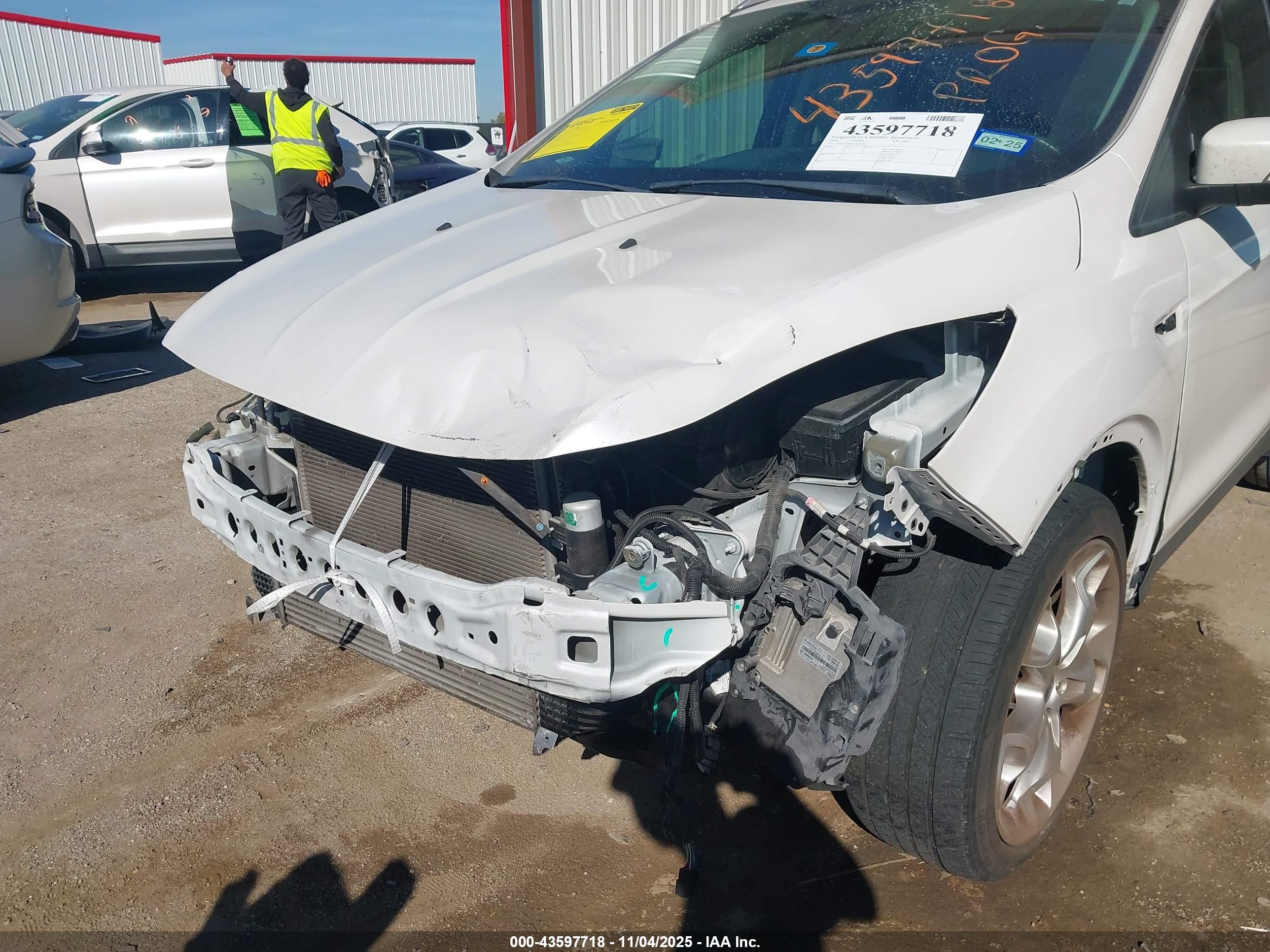 FORD ESCAPE image 6