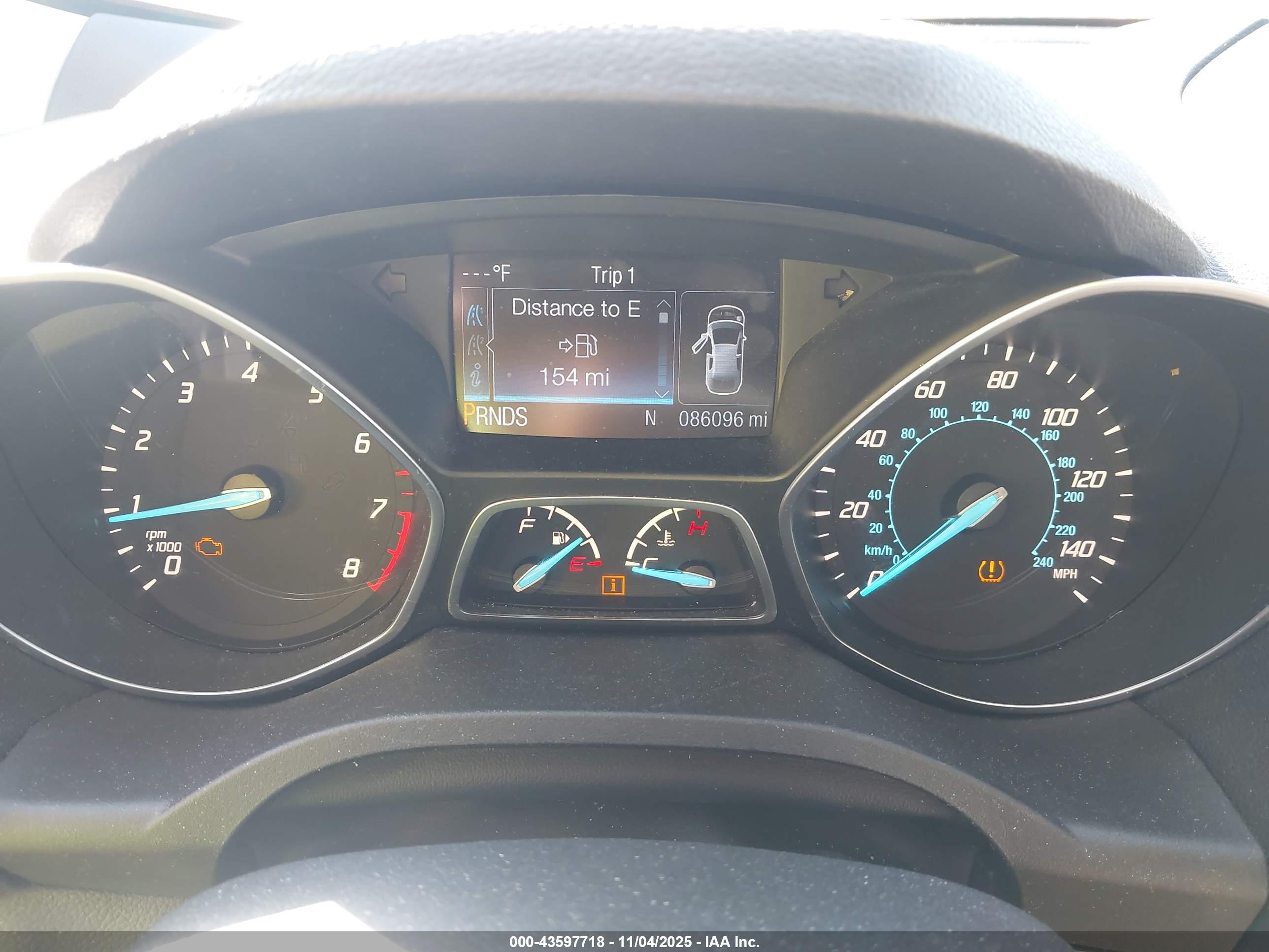 FORD ESCAPE image 7
