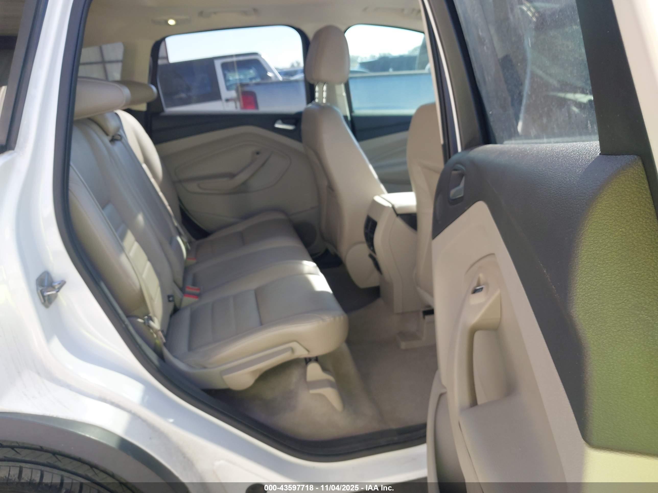FORD ESCAPE image 8