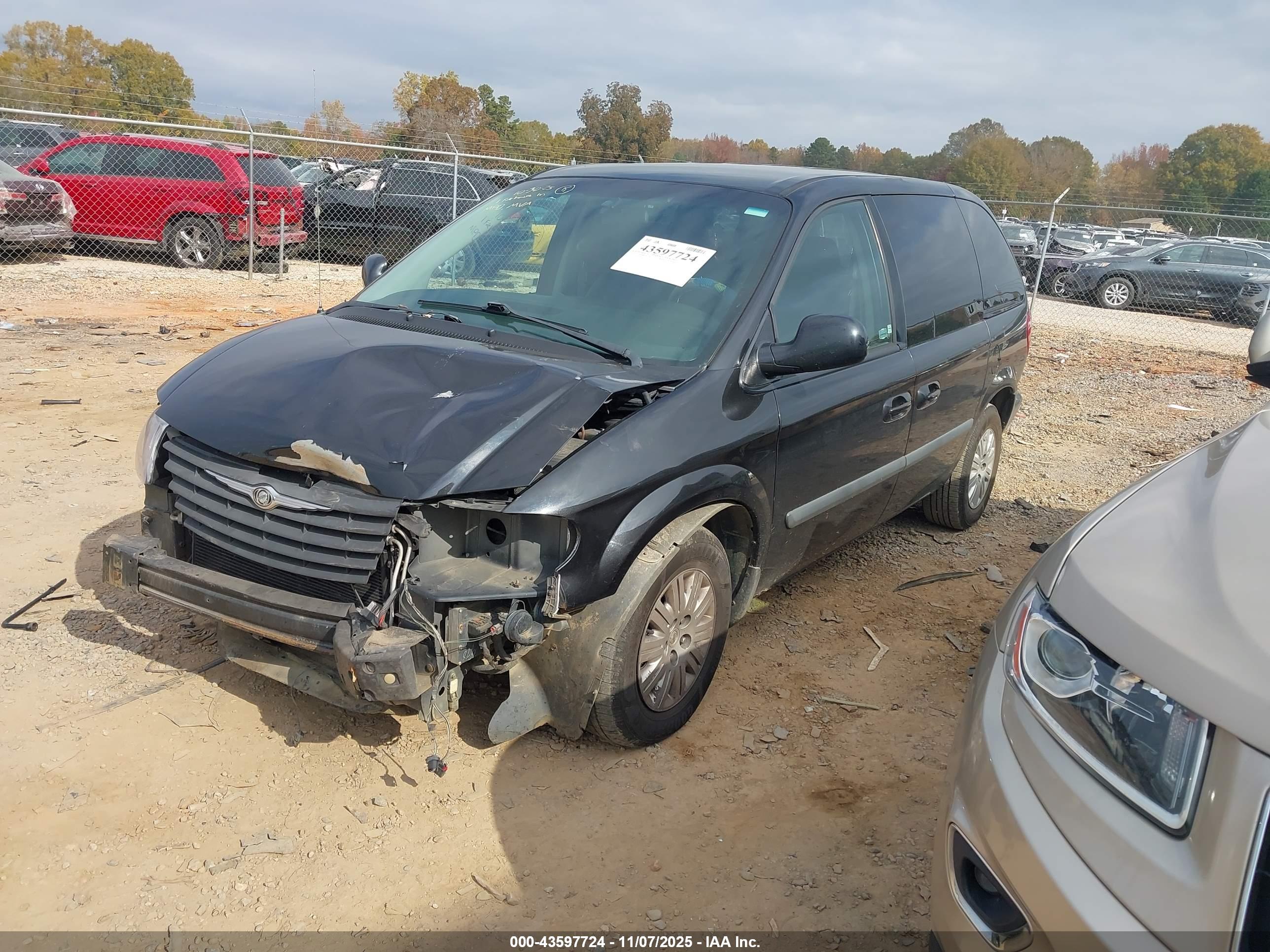 CHRYSLER TOWN image 2