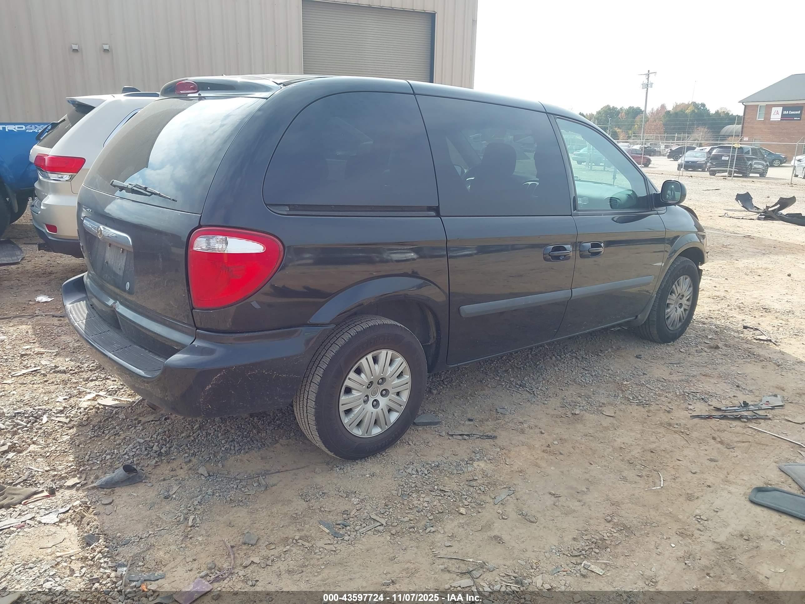 CHRYSLER TOWN image 4