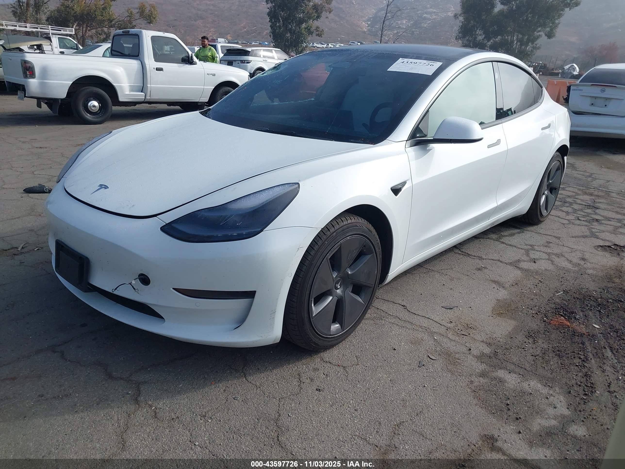 TESLA MODEL image 2