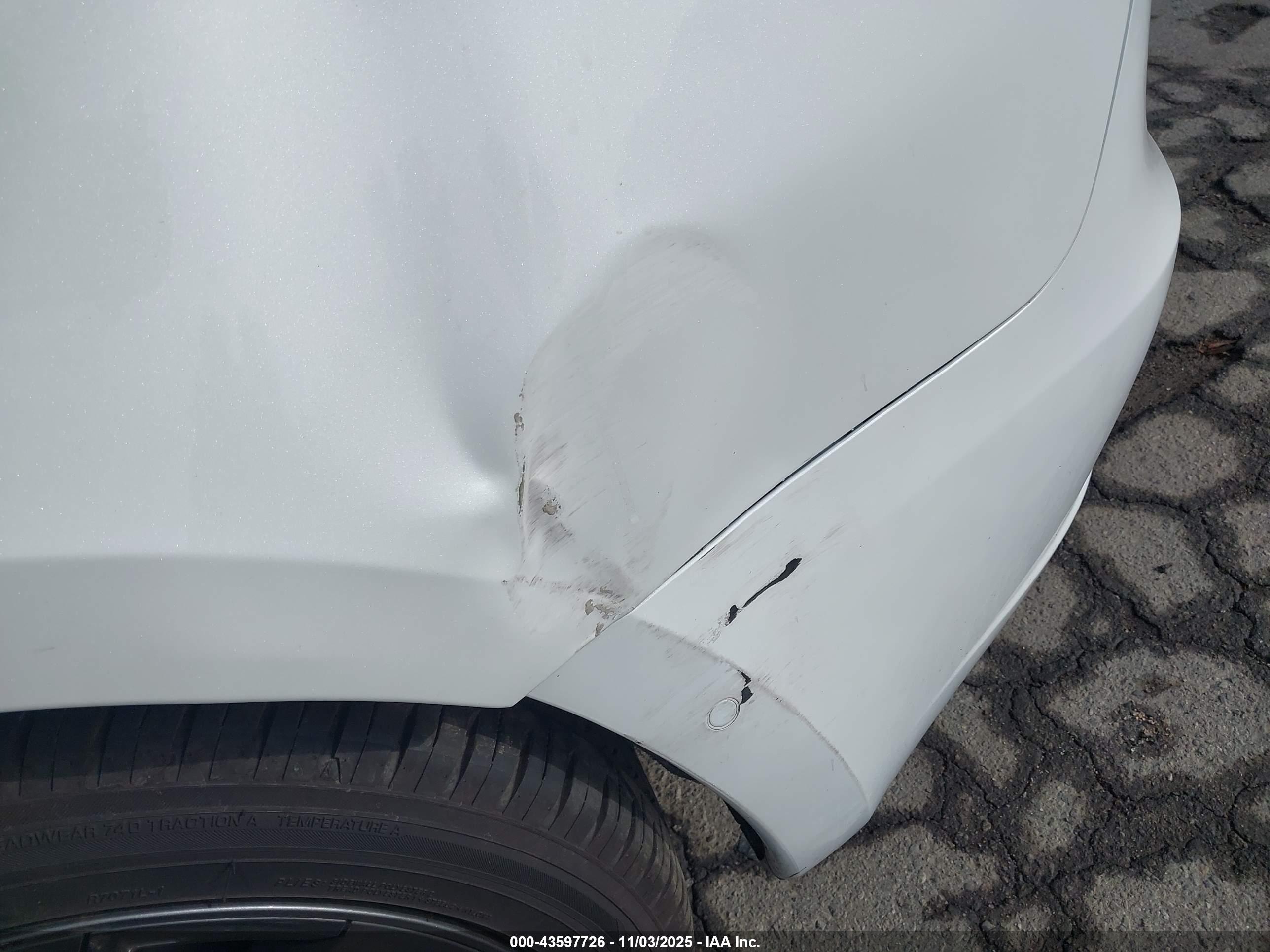 TESLA MODEL image 6