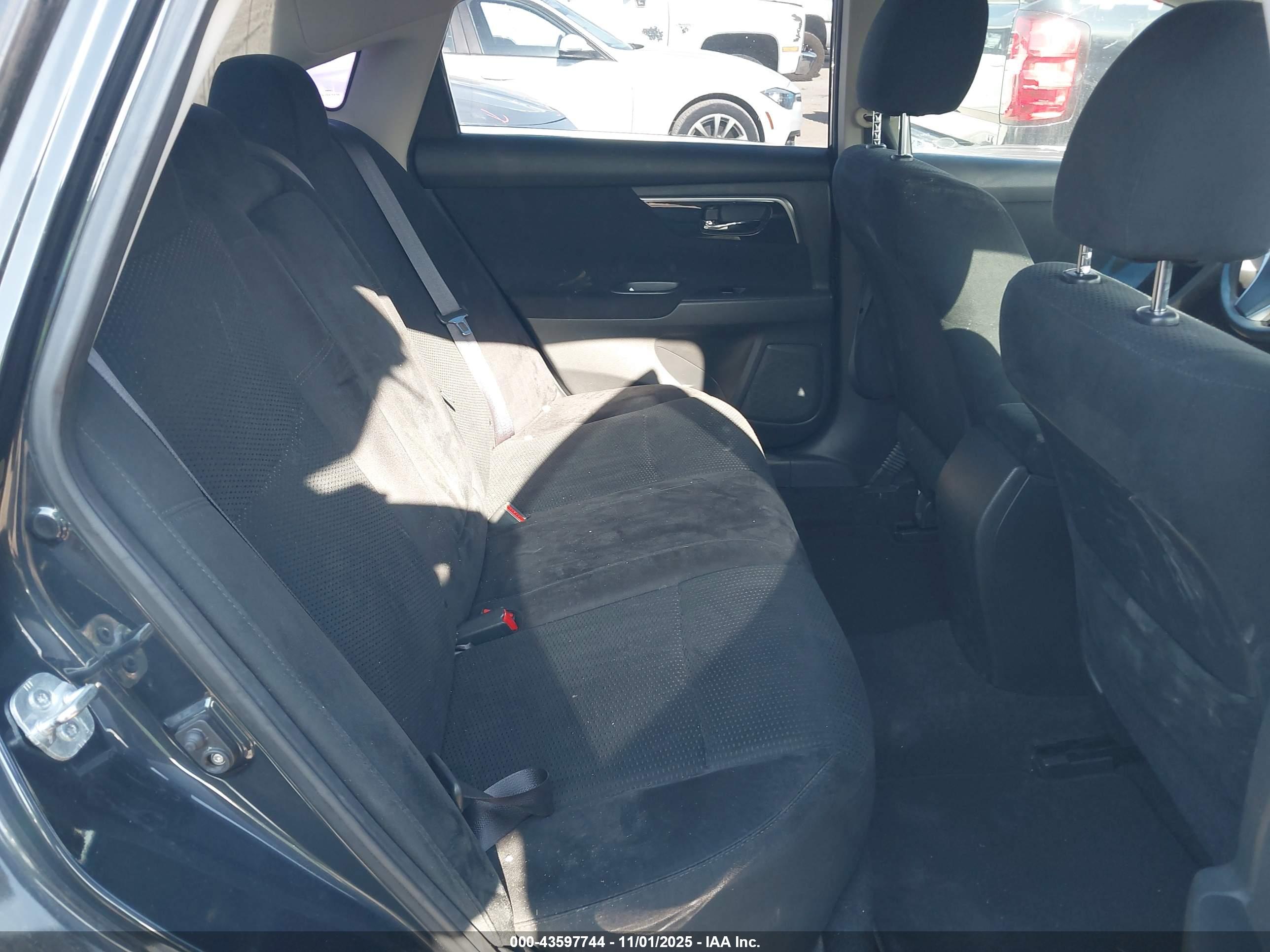 NISSAN ALTIMA image 8