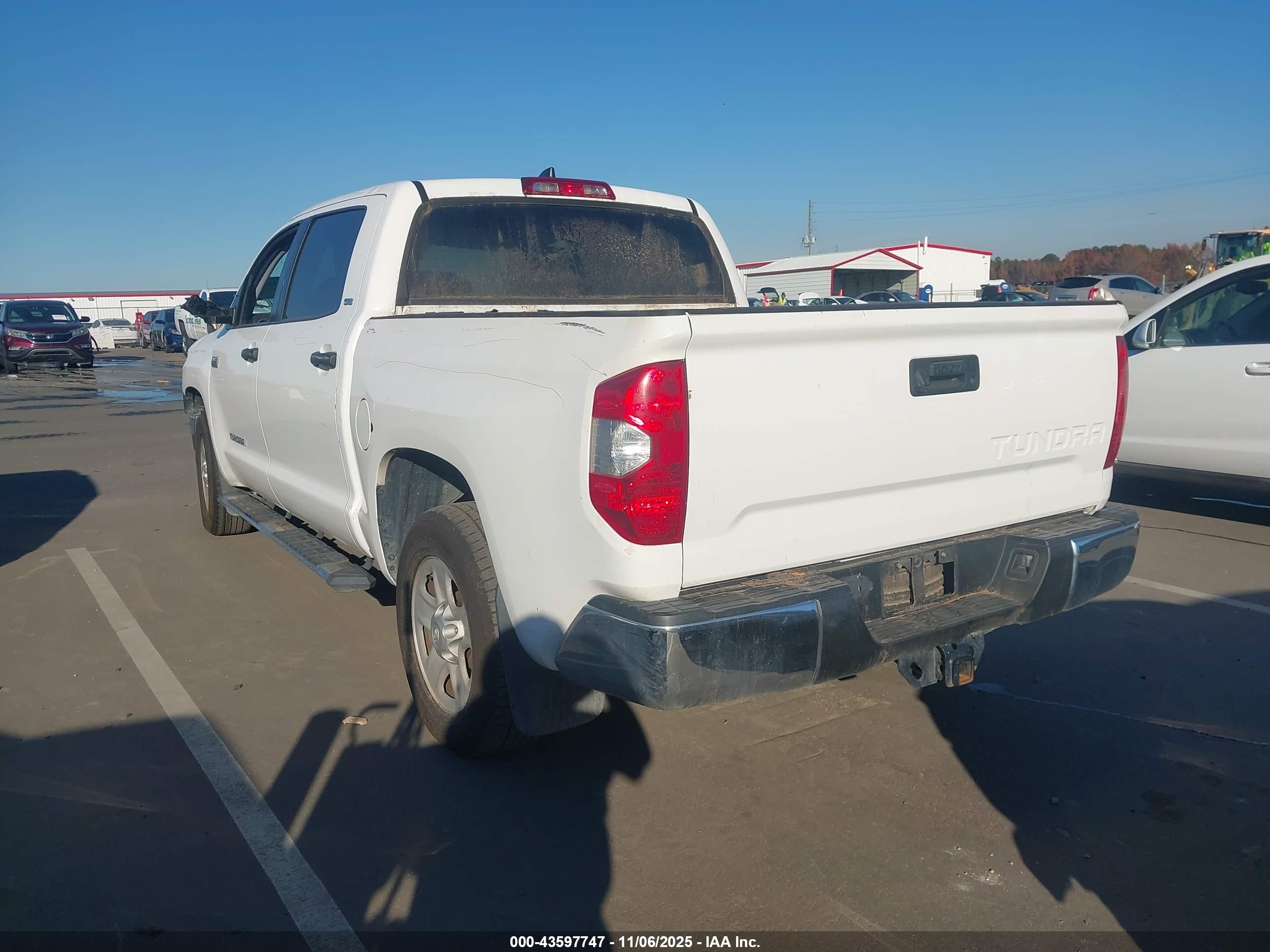 TOYOTA TUNDRA image 3