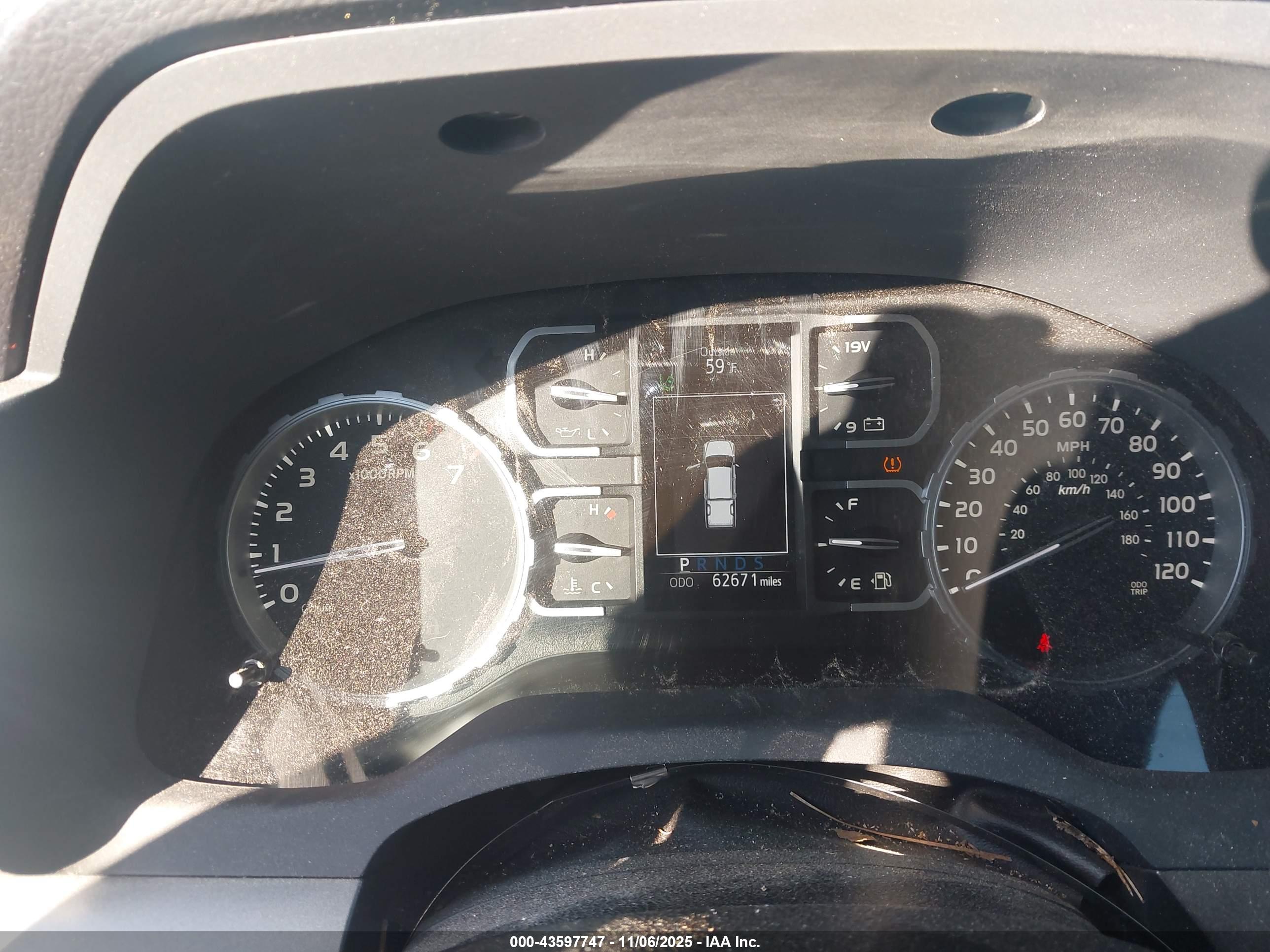 TOYOTA TUNDRA image 7
