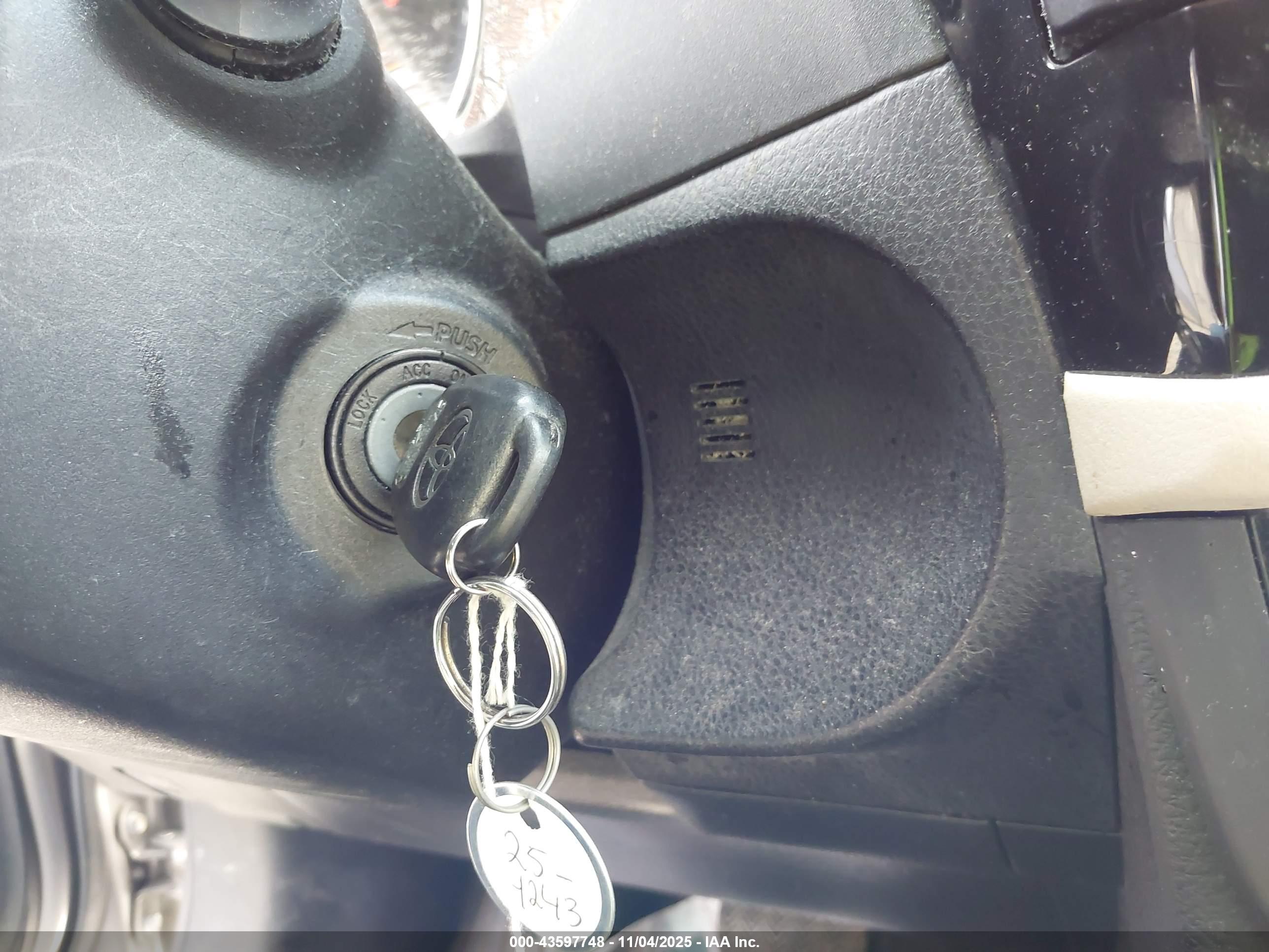 TOYOTA COROLLA image 11