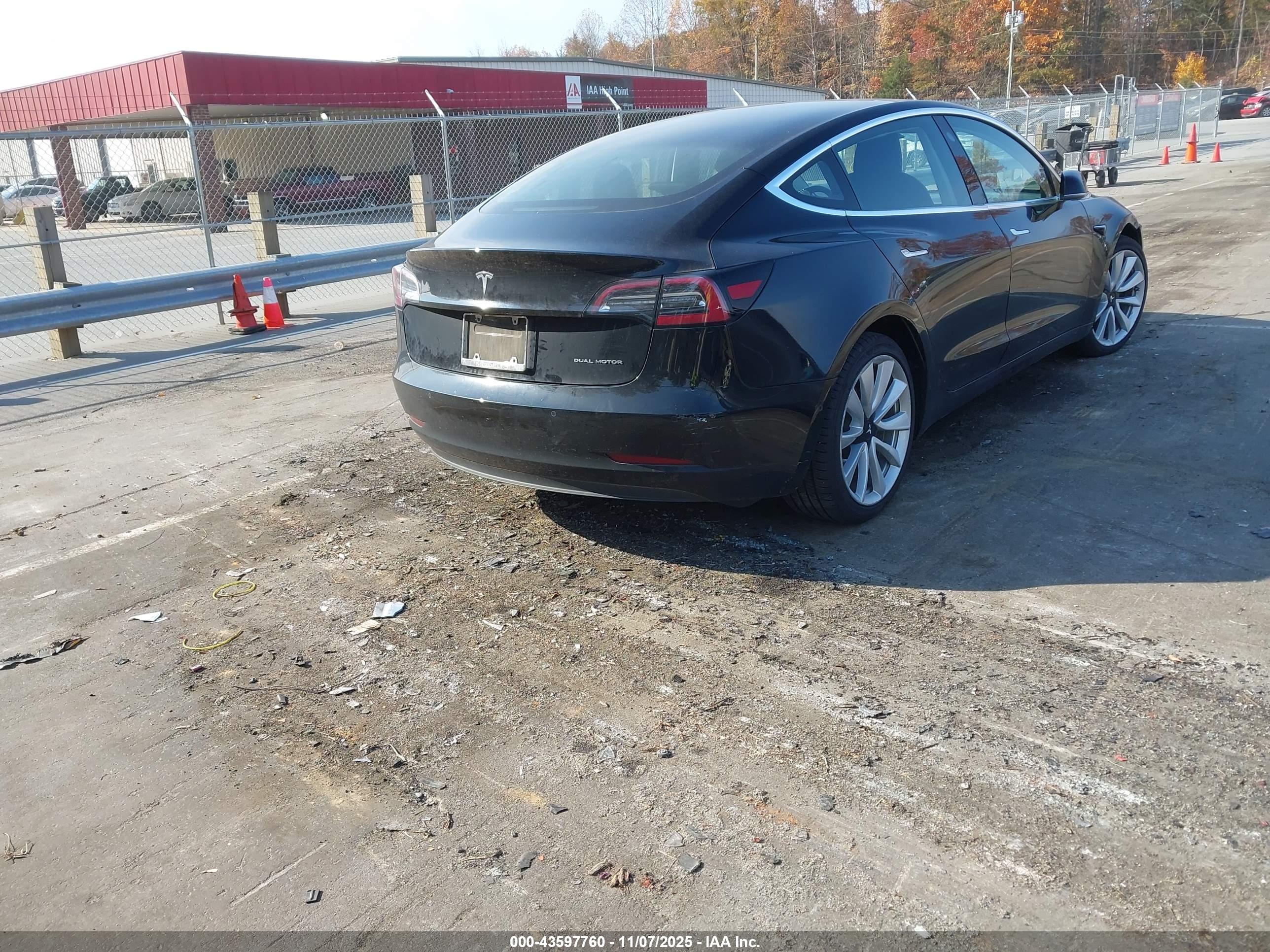TESLA MODEL image 4