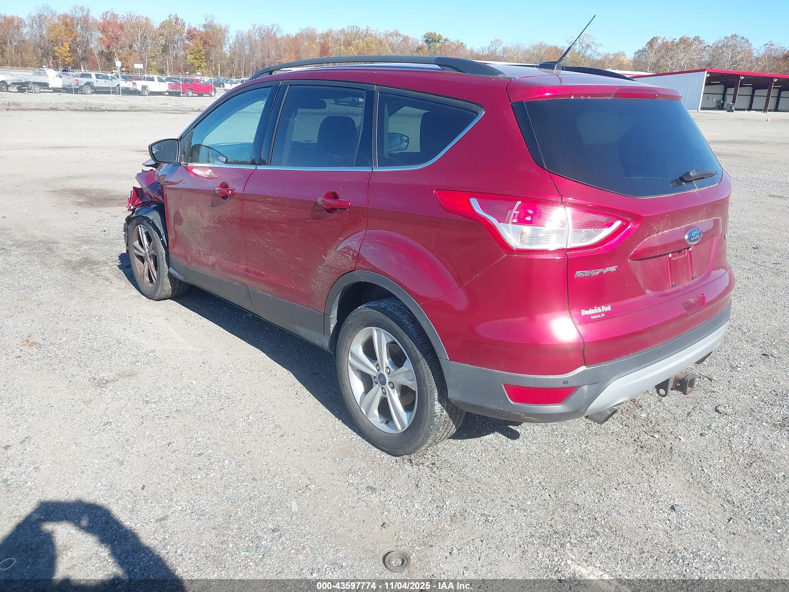 FORD ESCAPE image 3