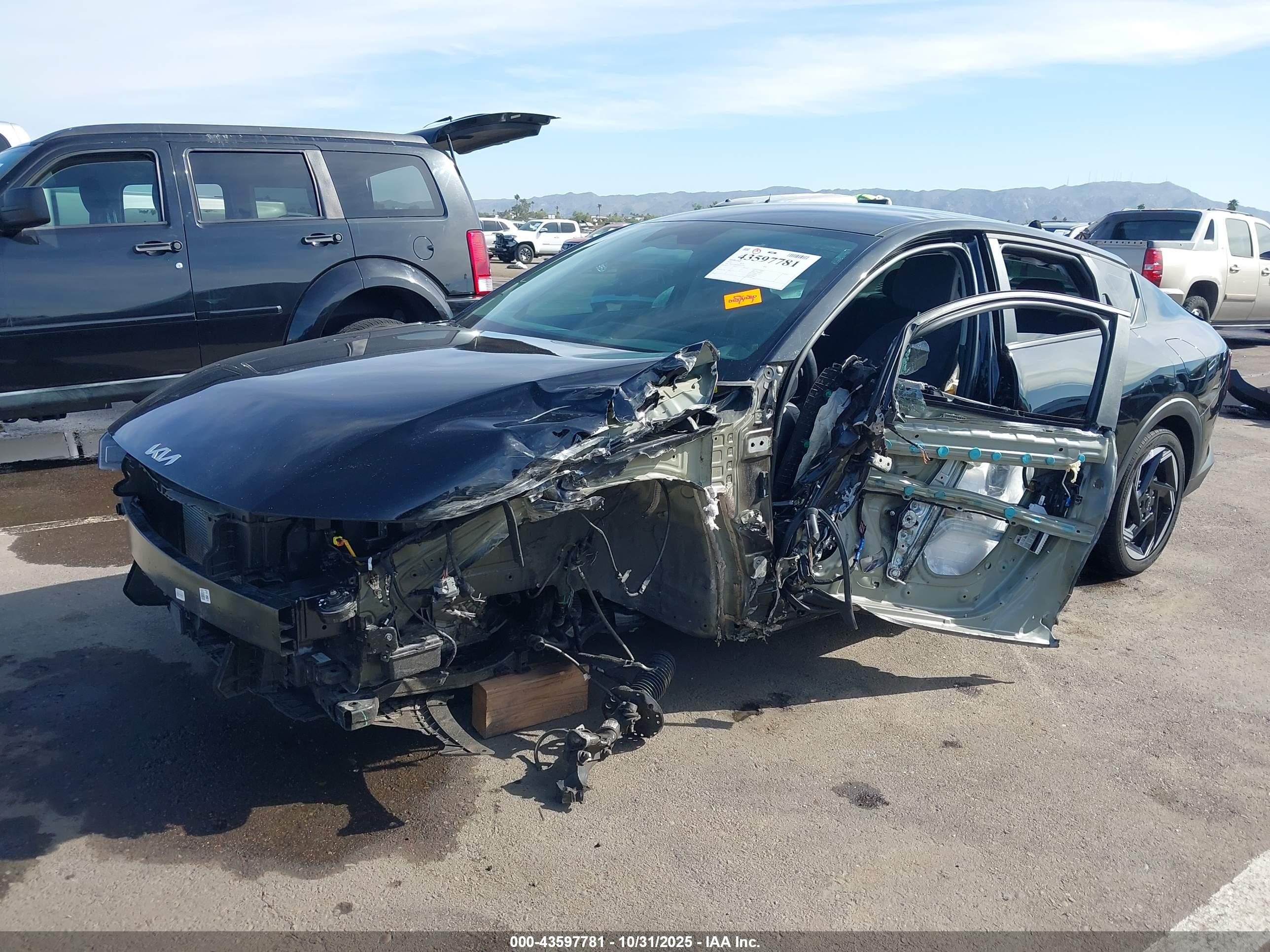 KIA K4 image 2
