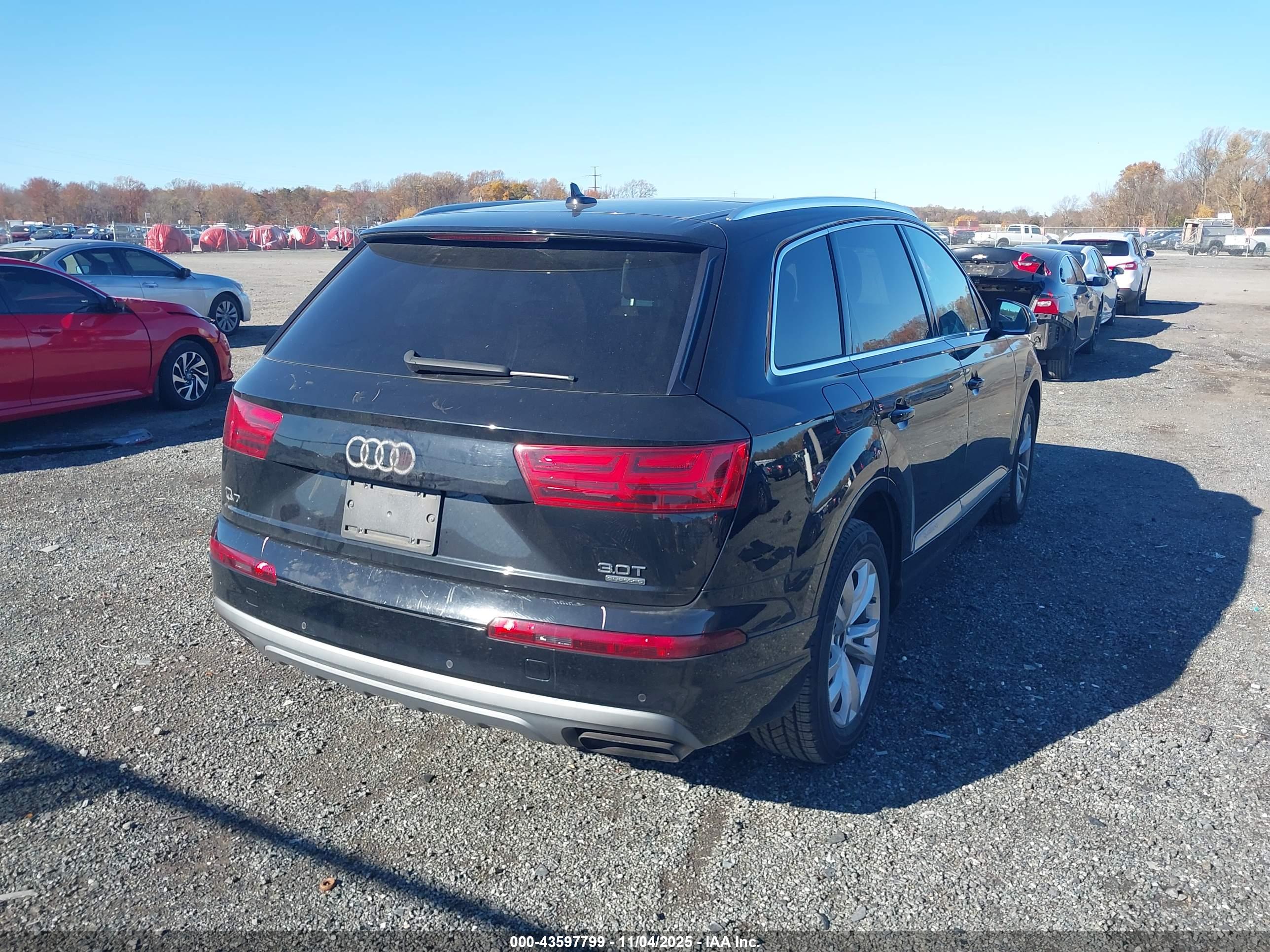 AUDI Q7 image 4