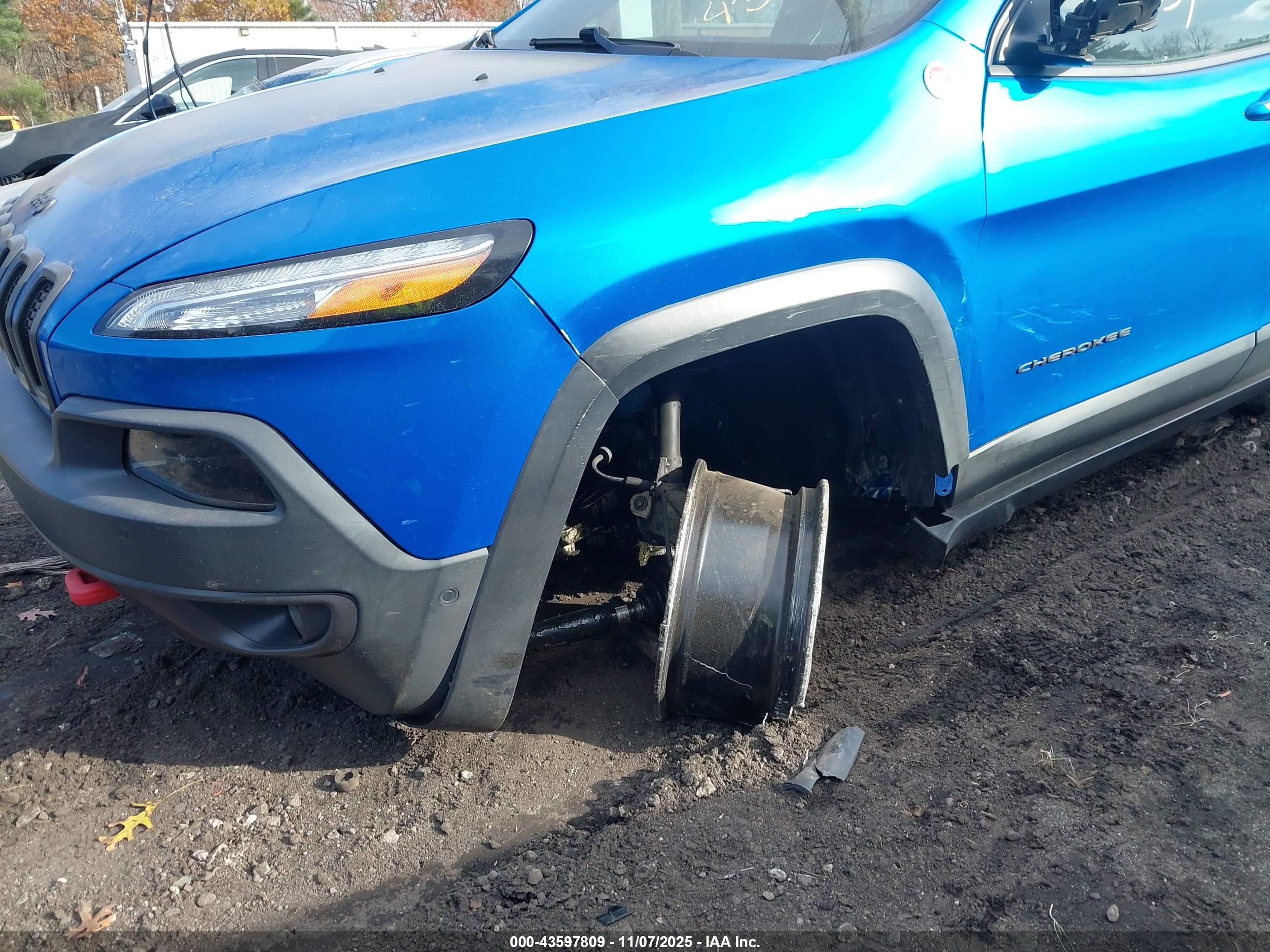 JEEP CHEROKEE image 6