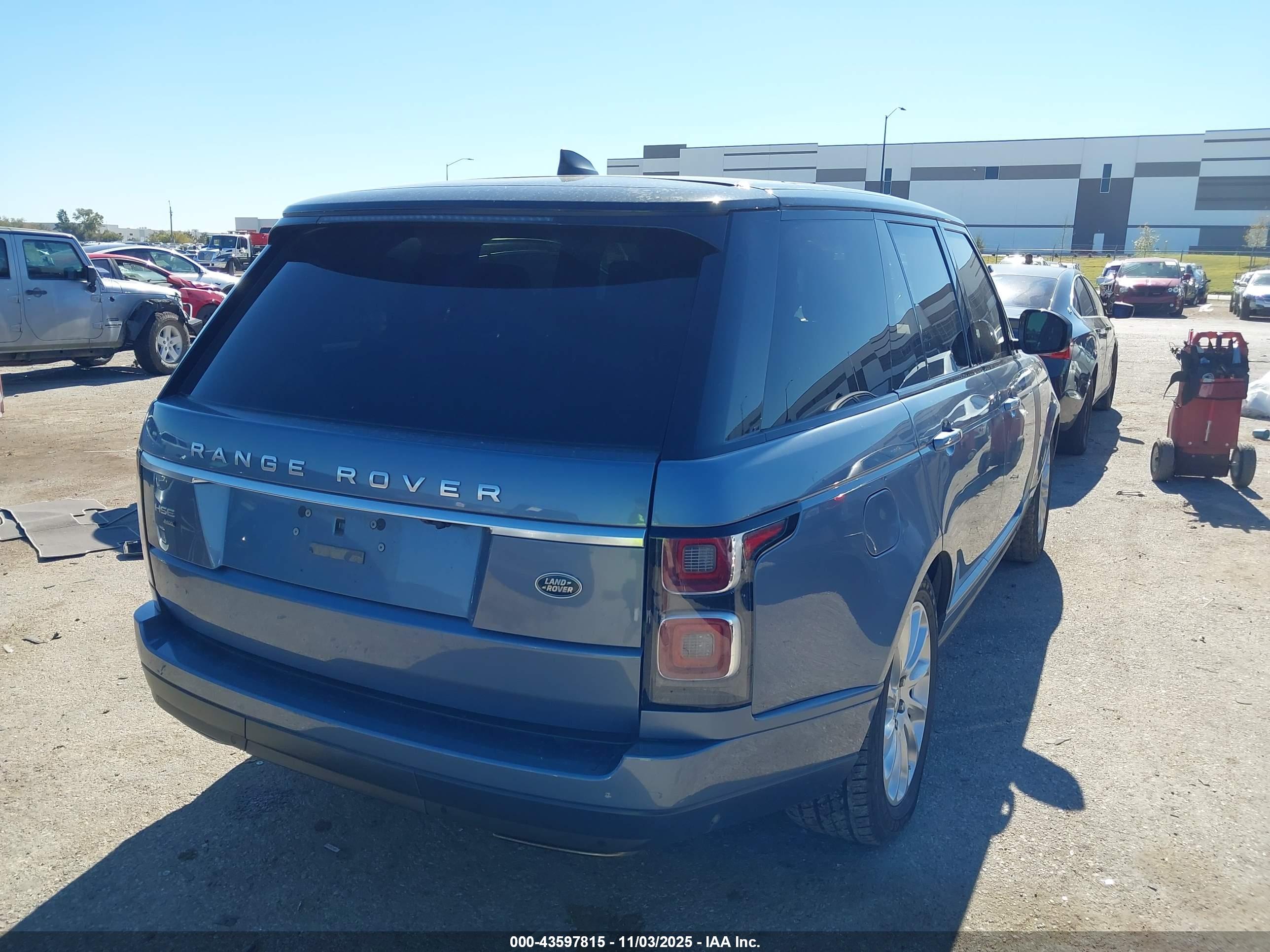 LAND ROVER image 4