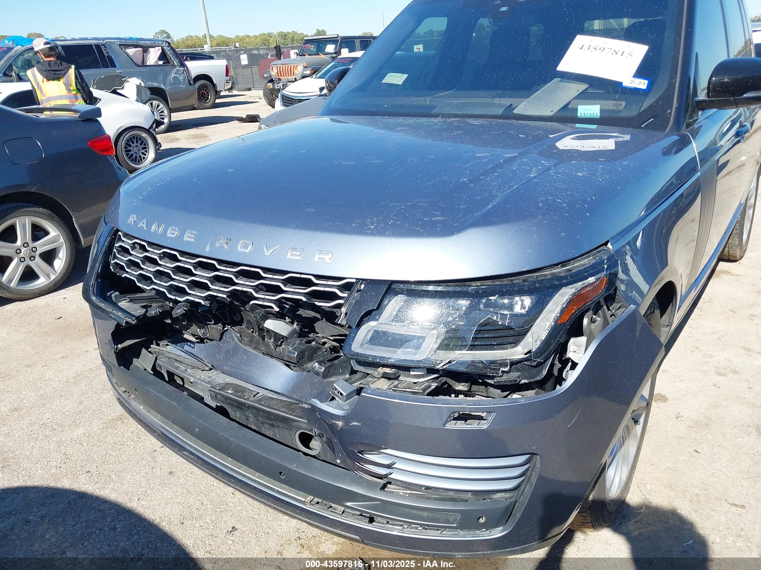 LAND ROVER image 6