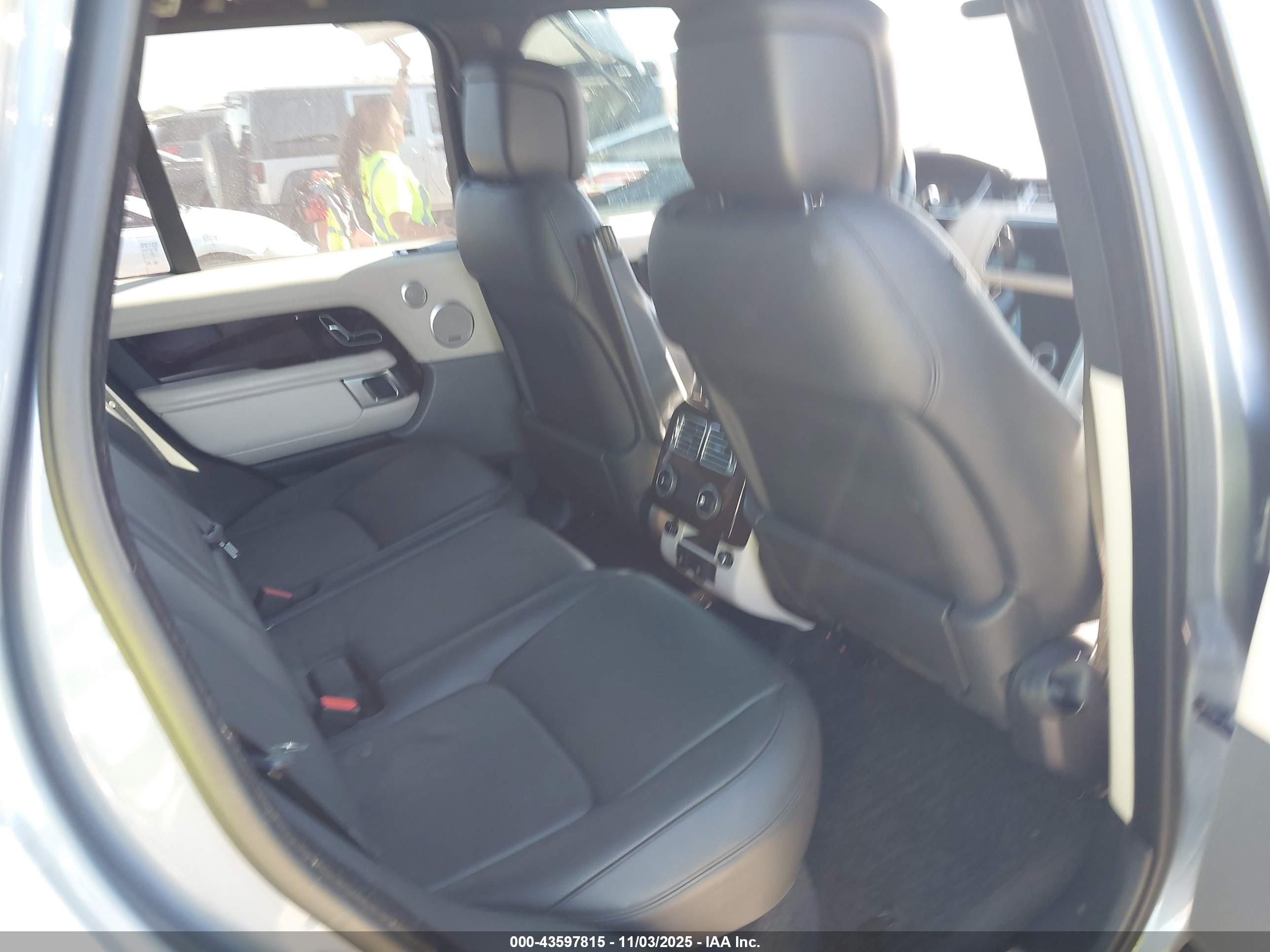 LAND ROVER image 8