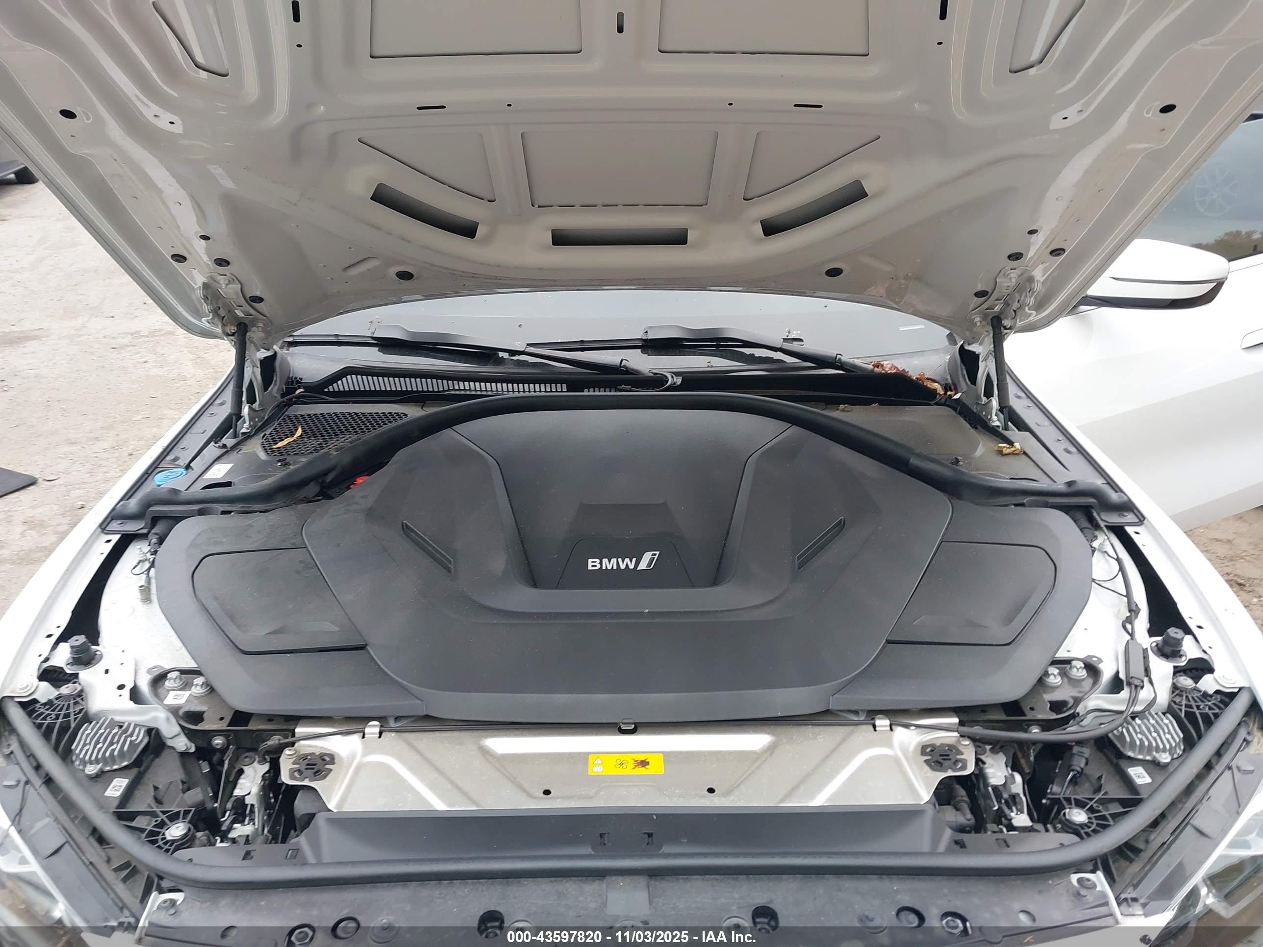 BMW I4 image 10