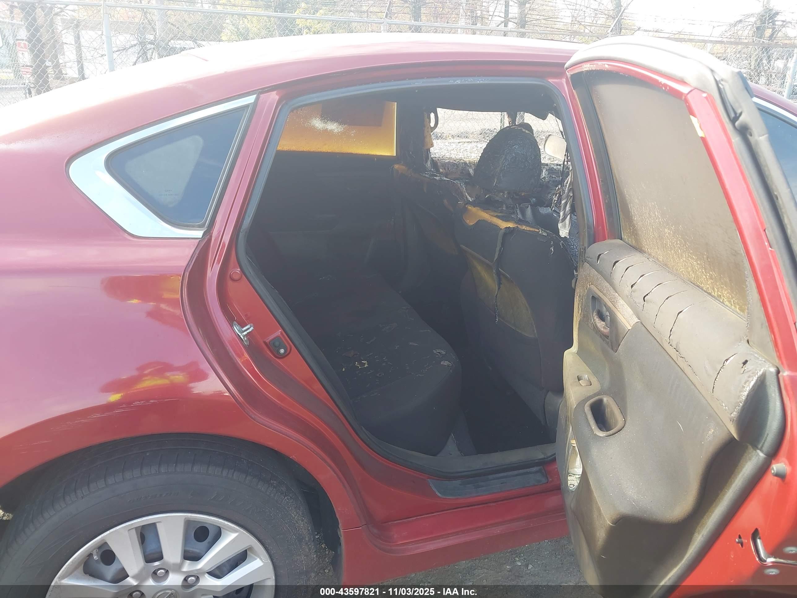 NISSAN ALTIMA image 8