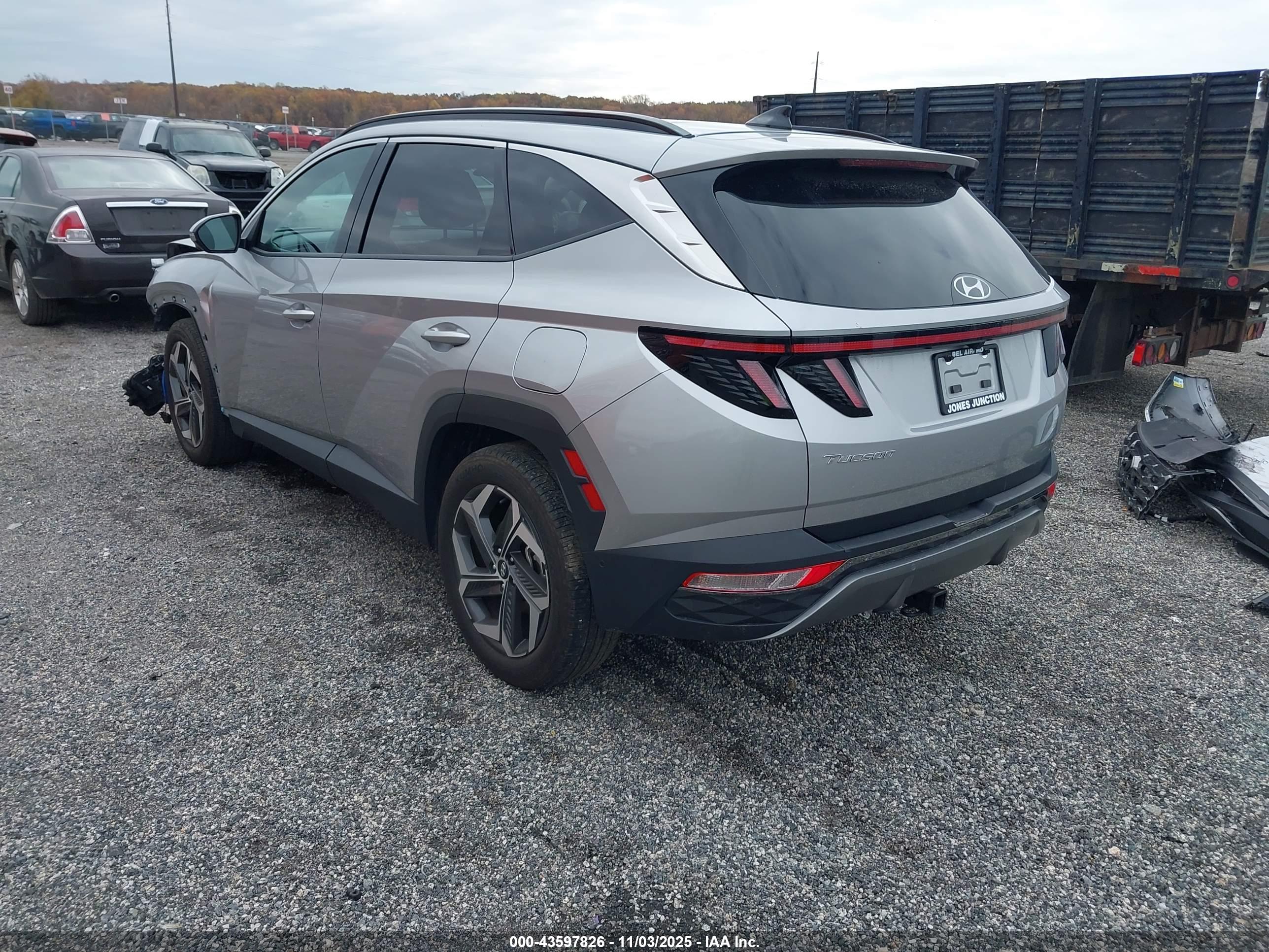 HYUNDAI TUCSON image 3