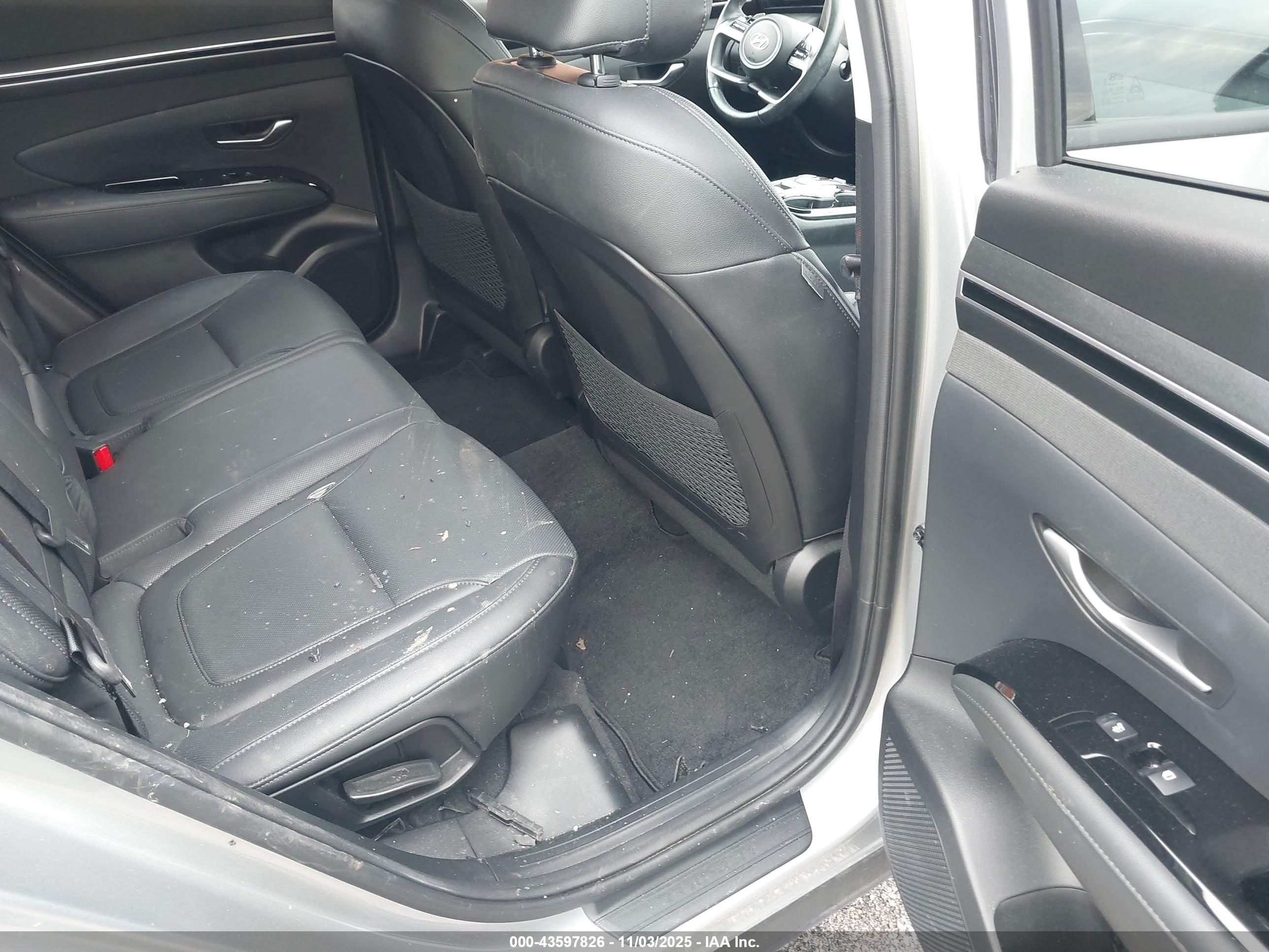 HYUNDAI TUCSON image 8
