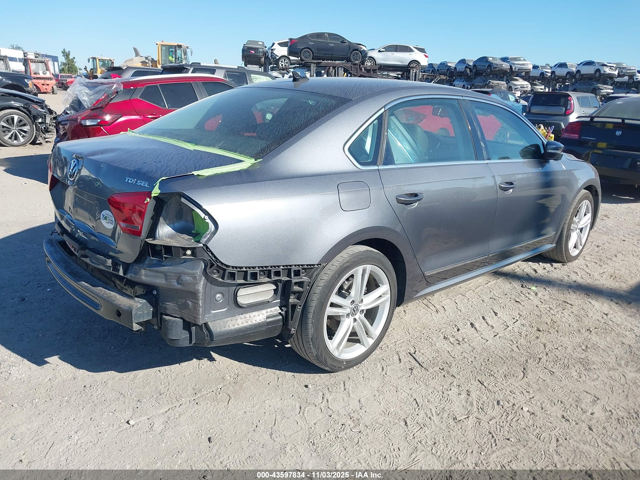 VOLKSWAGEN PASSAT image 4
