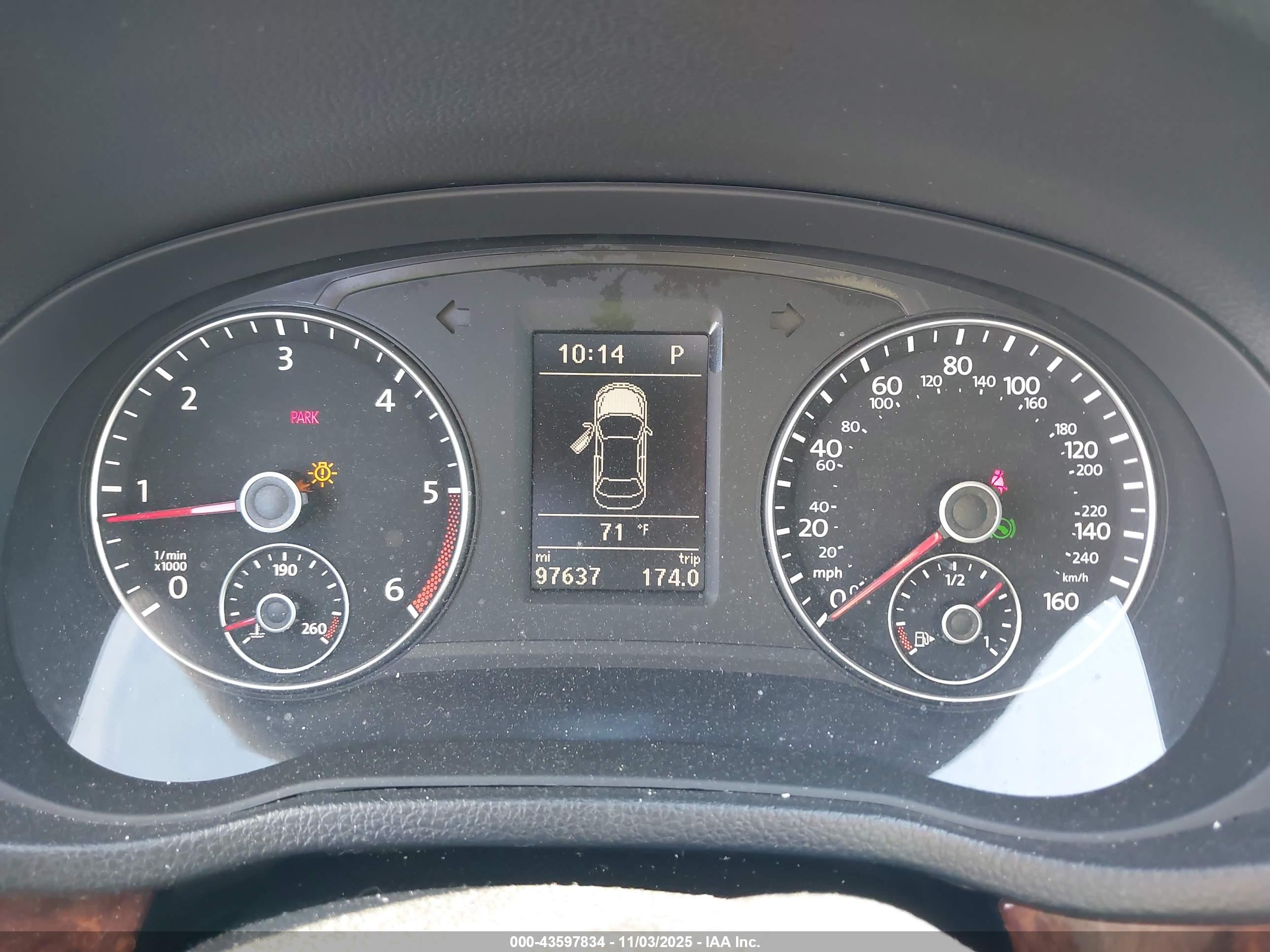 VOLKSWAGEN PASSAT image 7