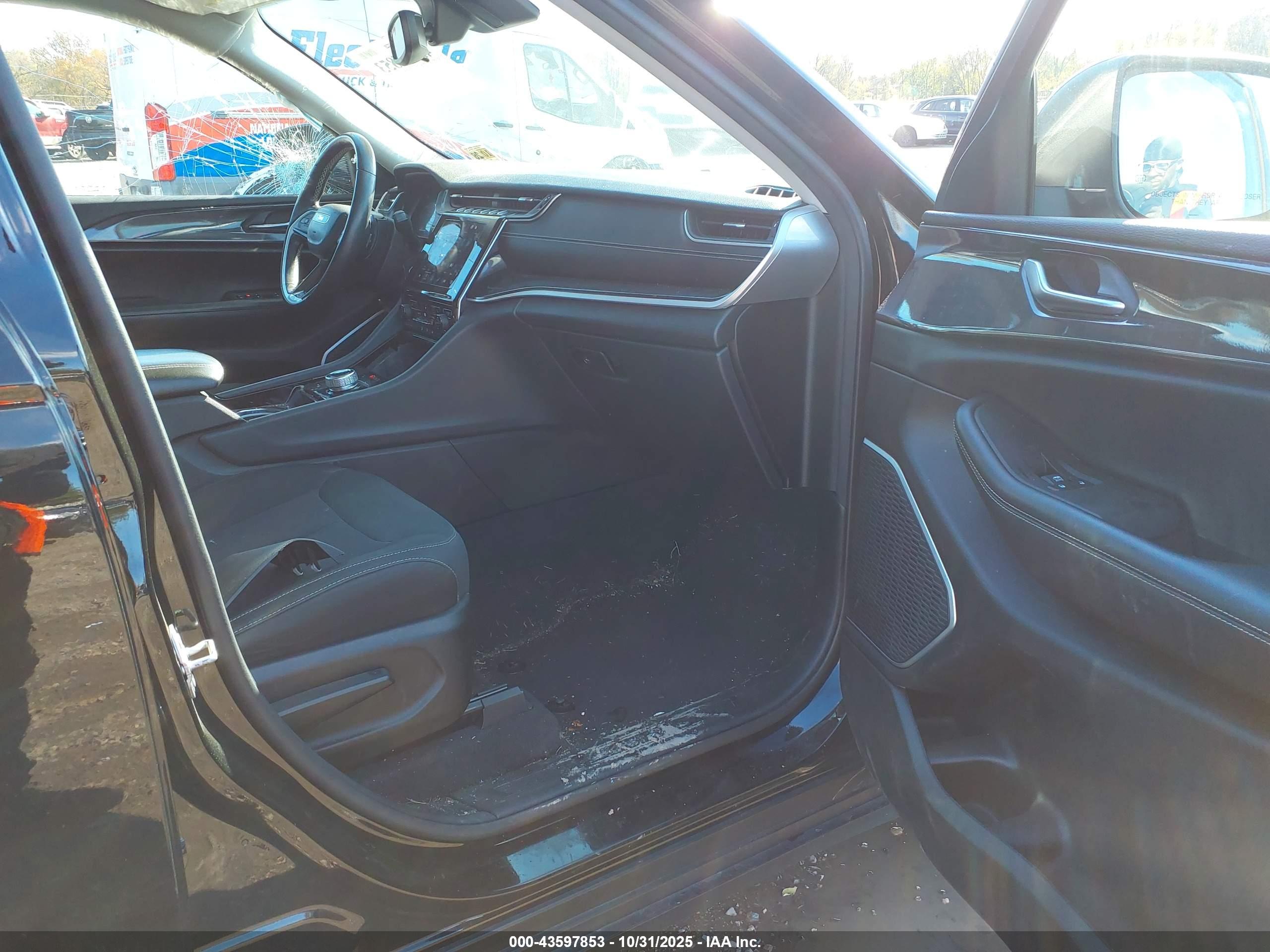 JEEP GRAND image 5