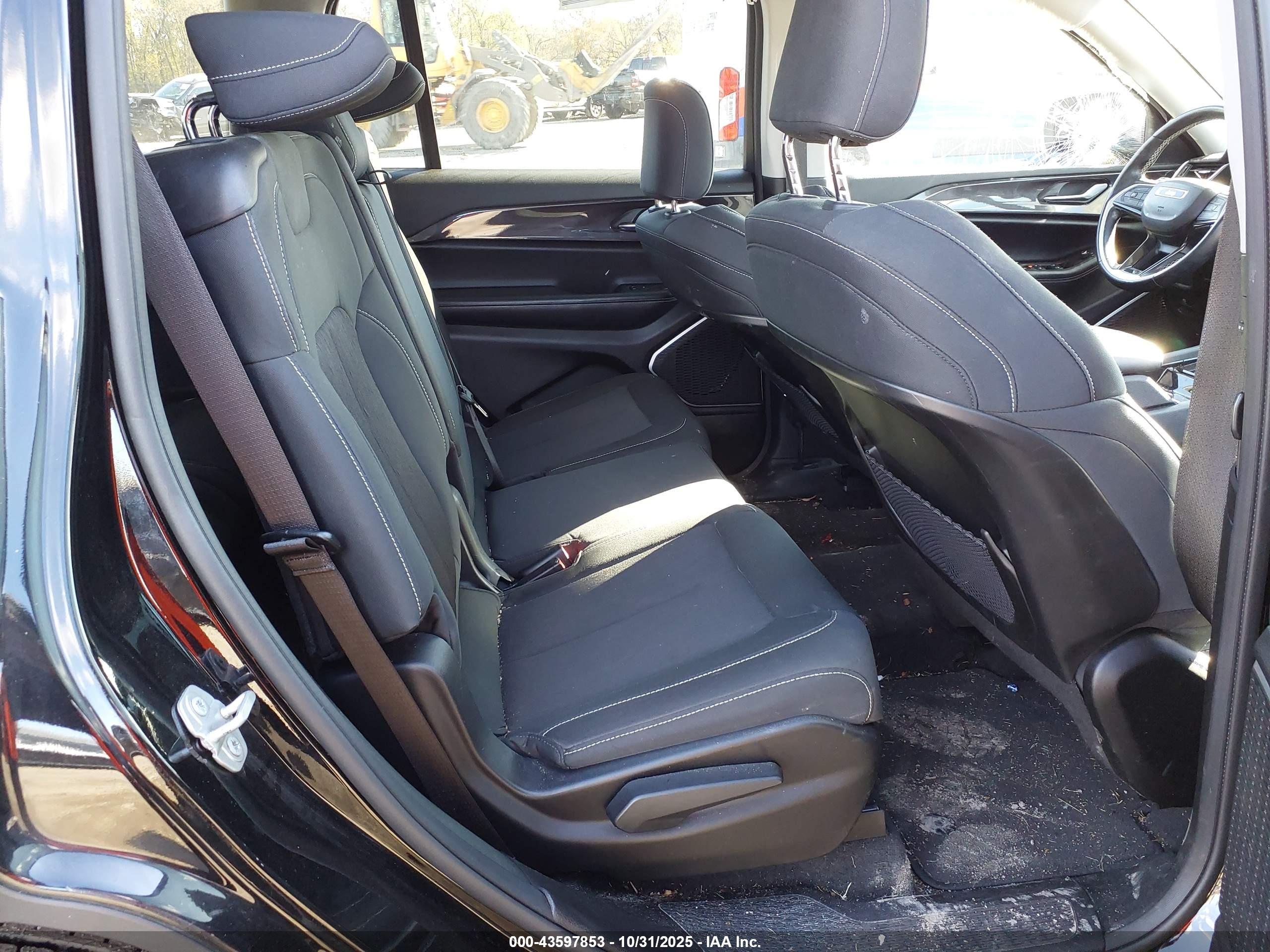 JEEP GRAND image 8