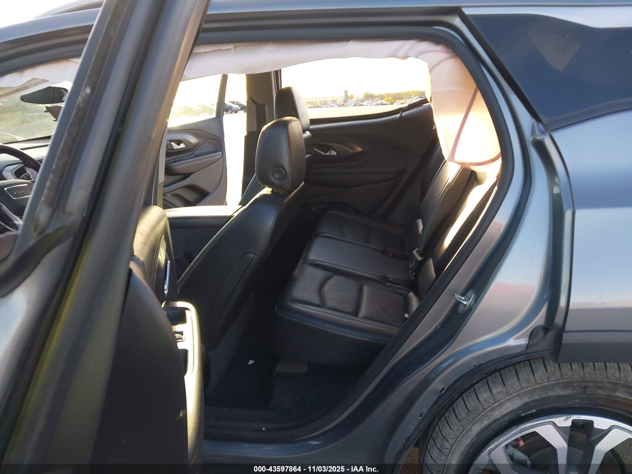 GMC TERRAIN image 8