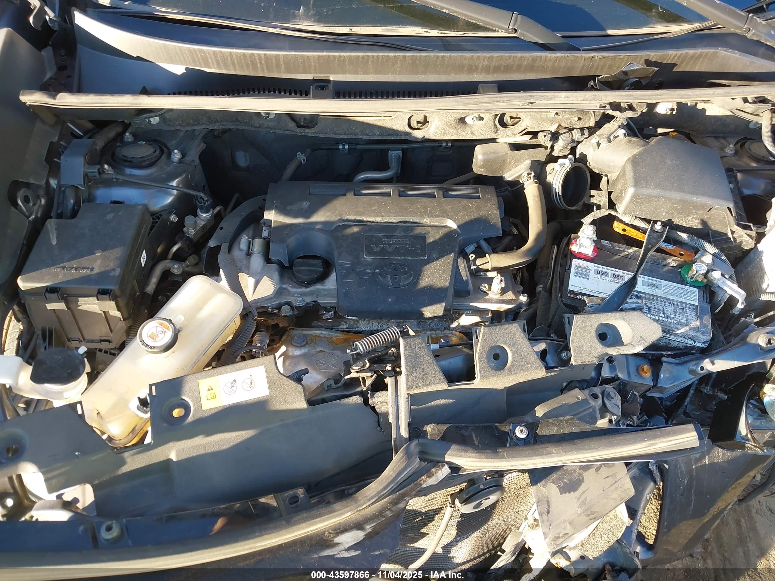 TOYOTA RAV4 image 10