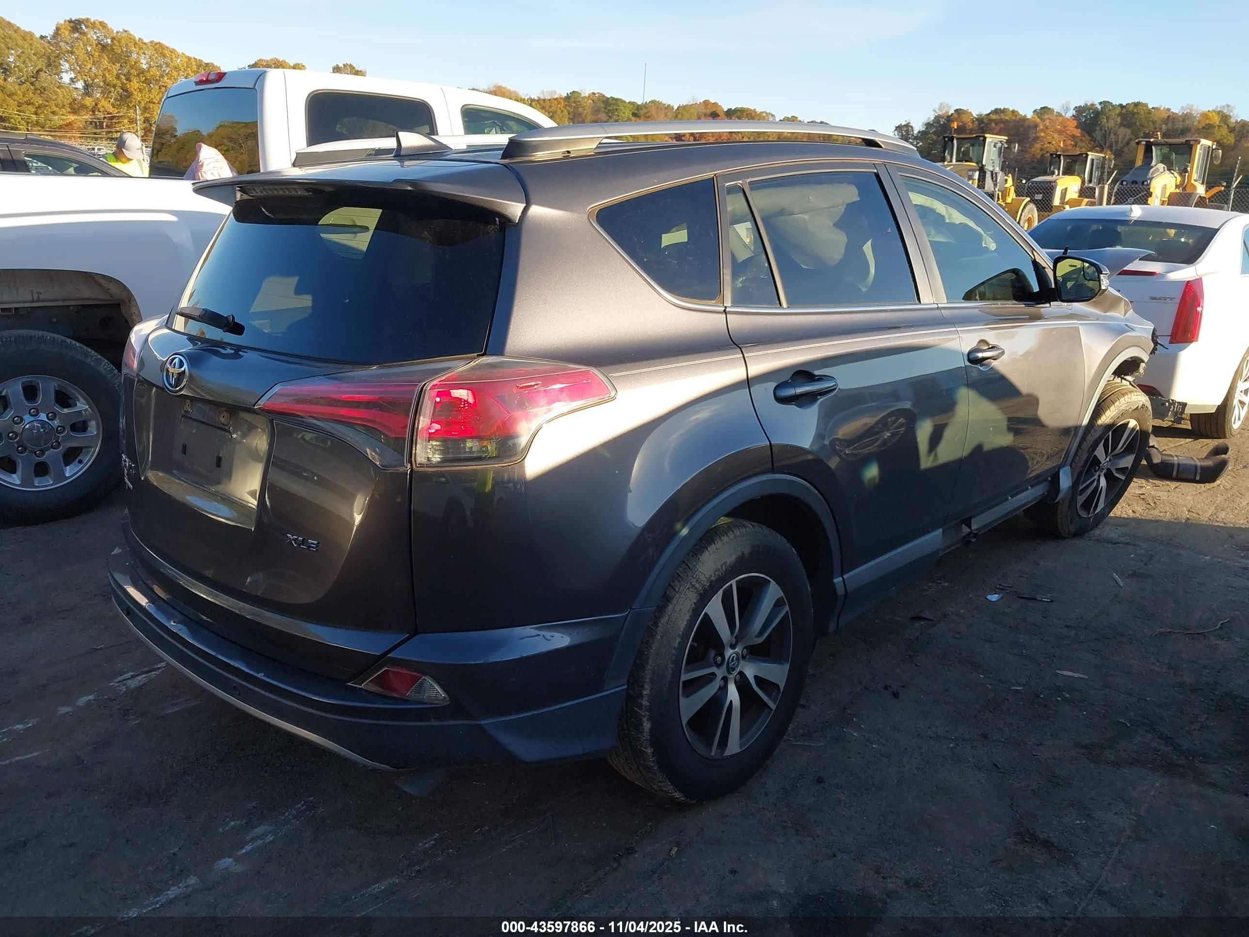 TOYOTA RAV4 image 4