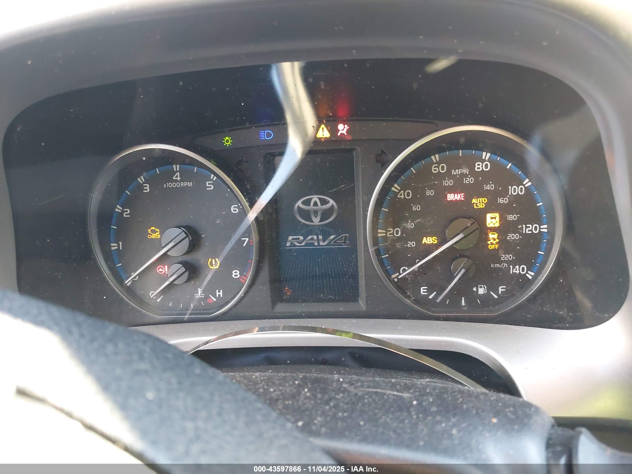 TOYOTA RAV4 image 7