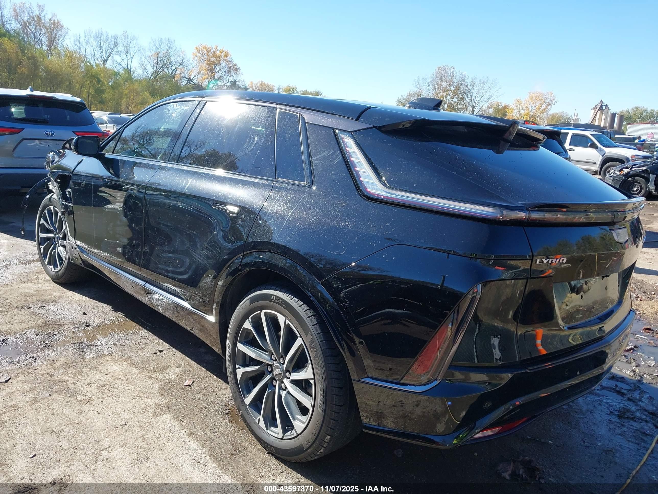 CADILLAC LYRIQ image 3