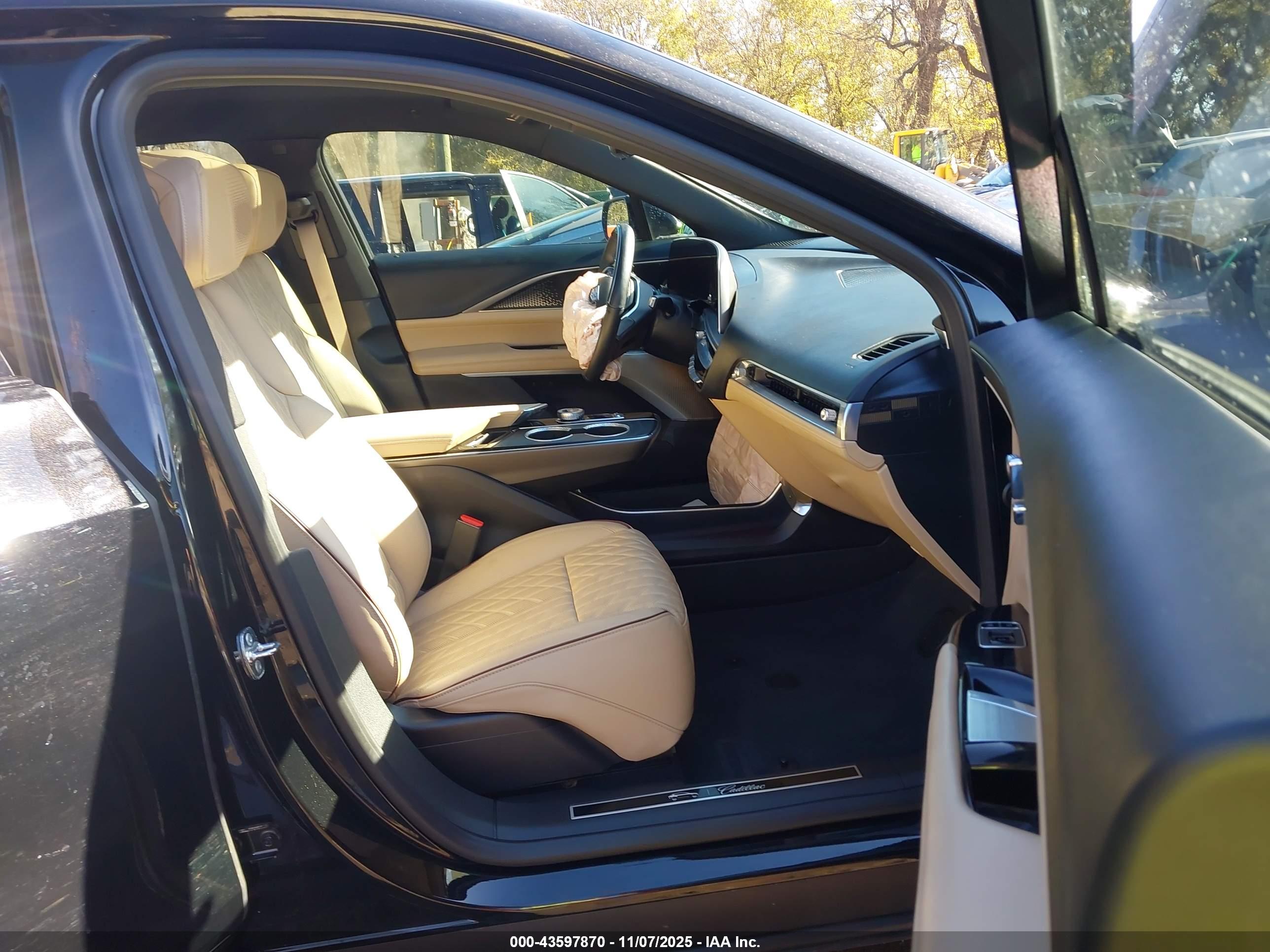 CADILLAC LYRIQ image 5
