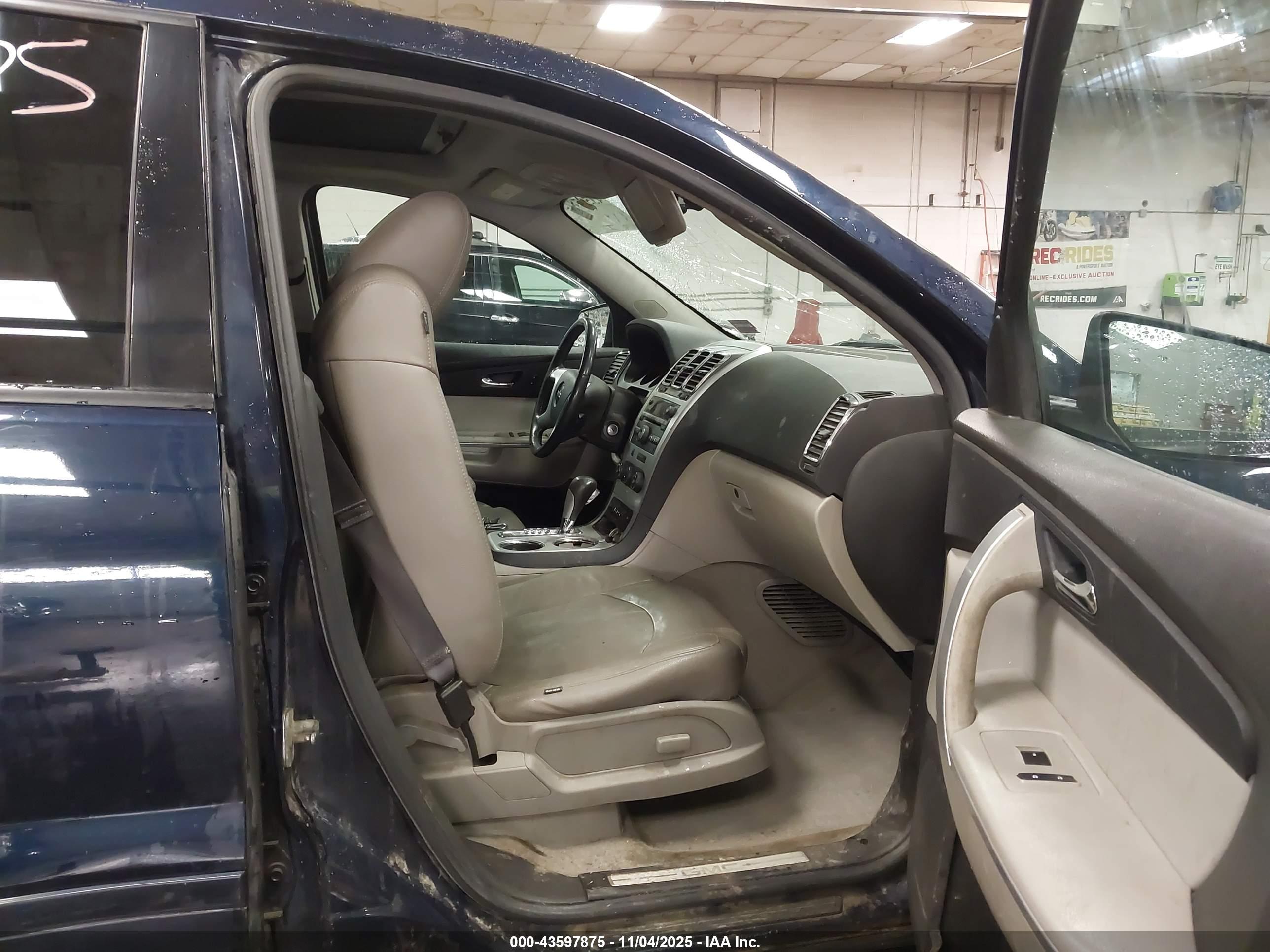 GMC ACADIA image 5