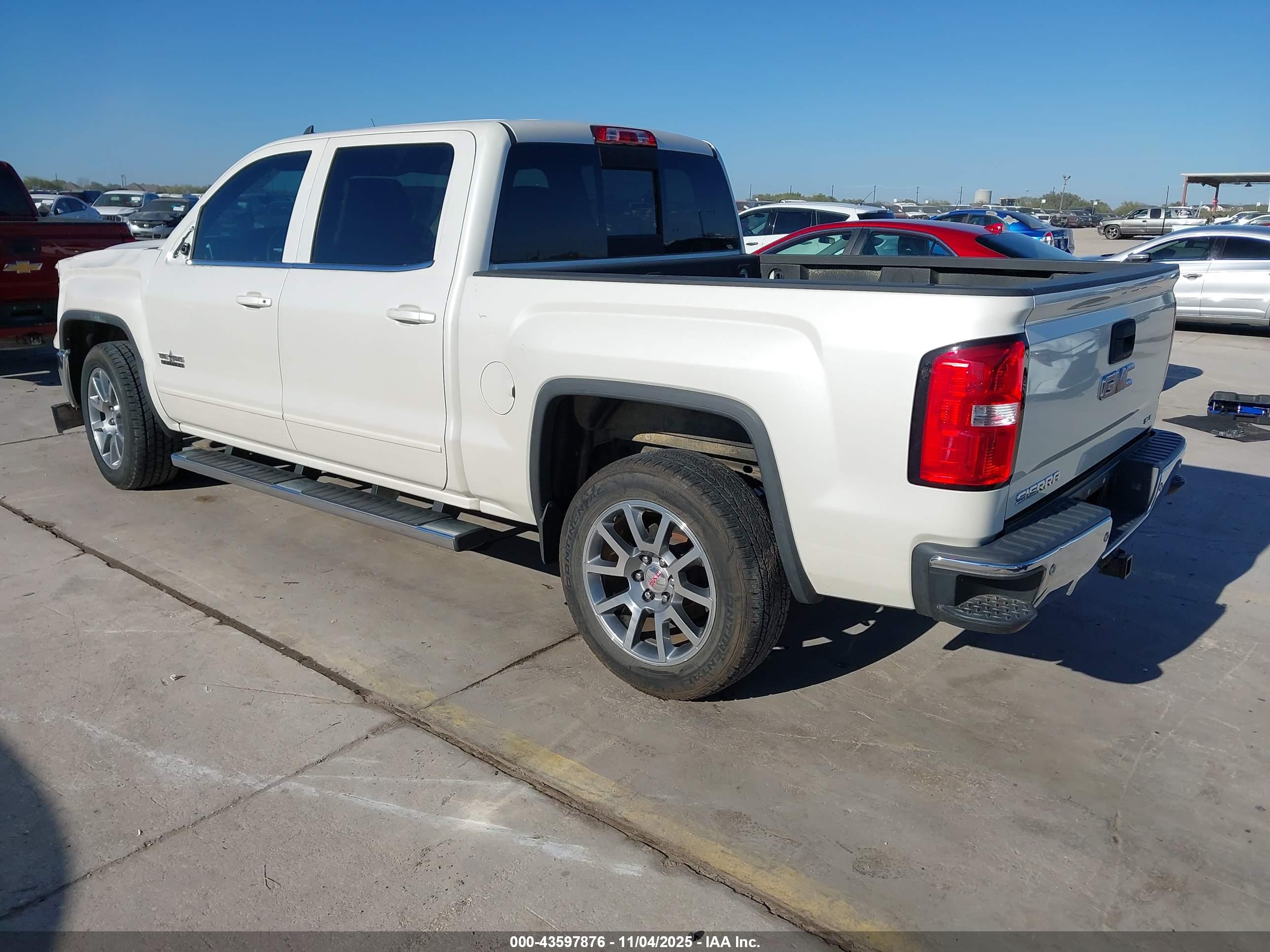 GMC SIERRA image 3
