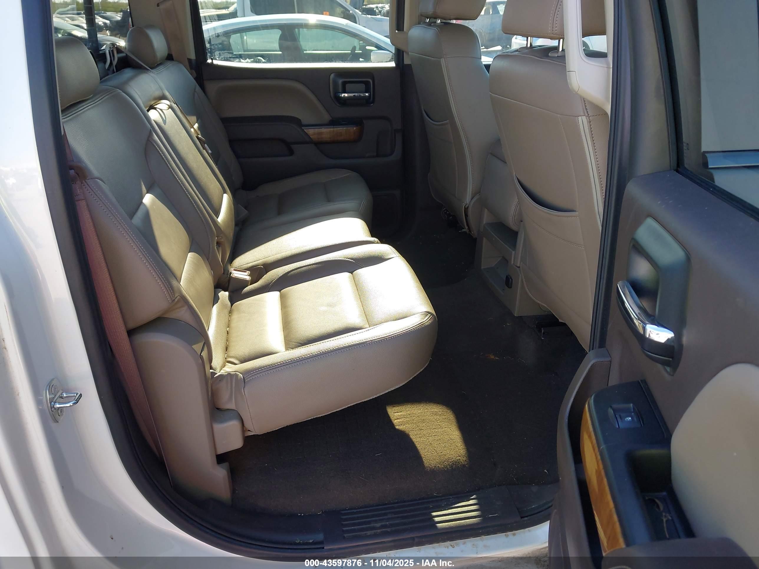 GMC SIERRA image 8