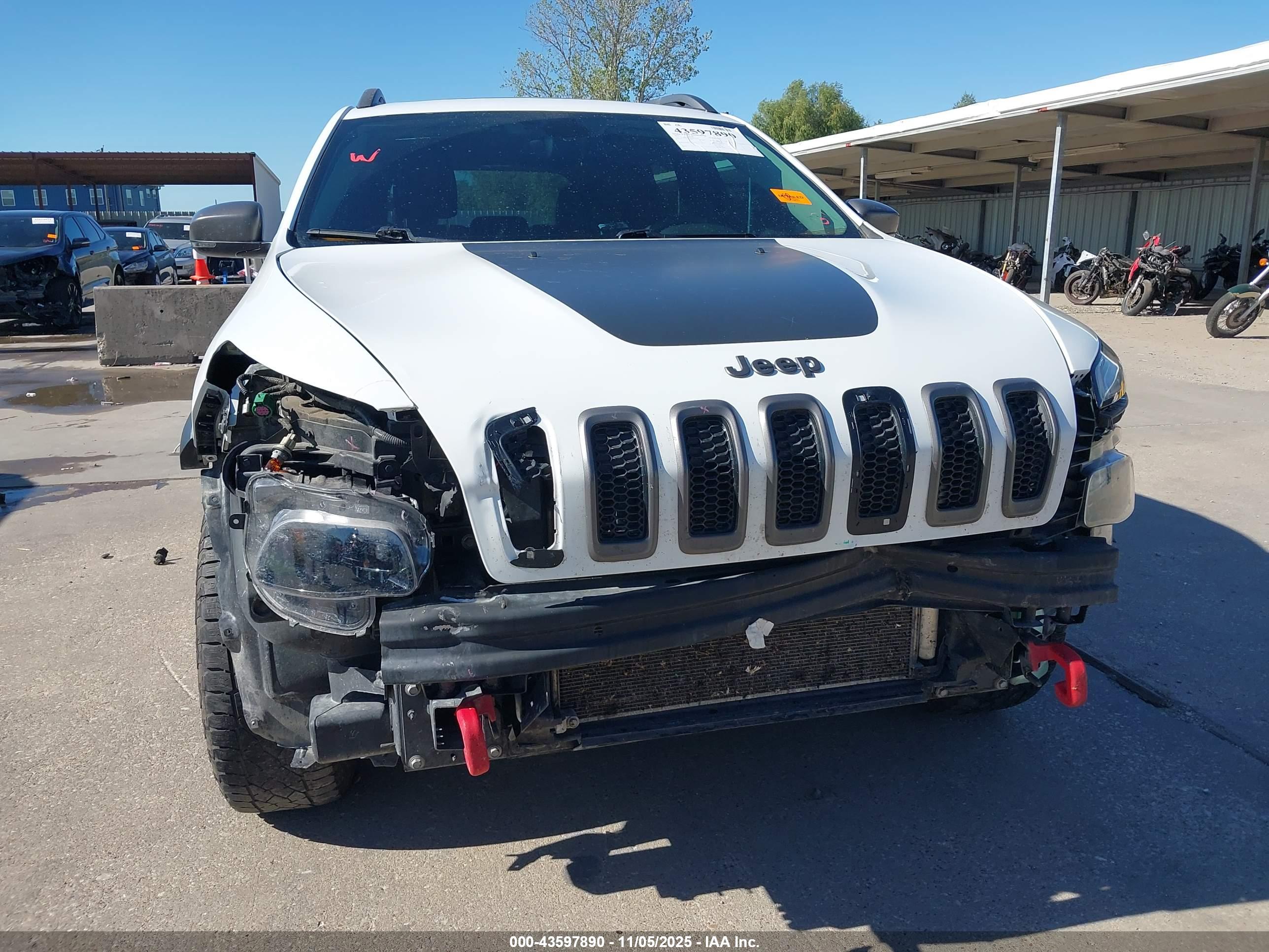 JEEP CHEROKEE image 6